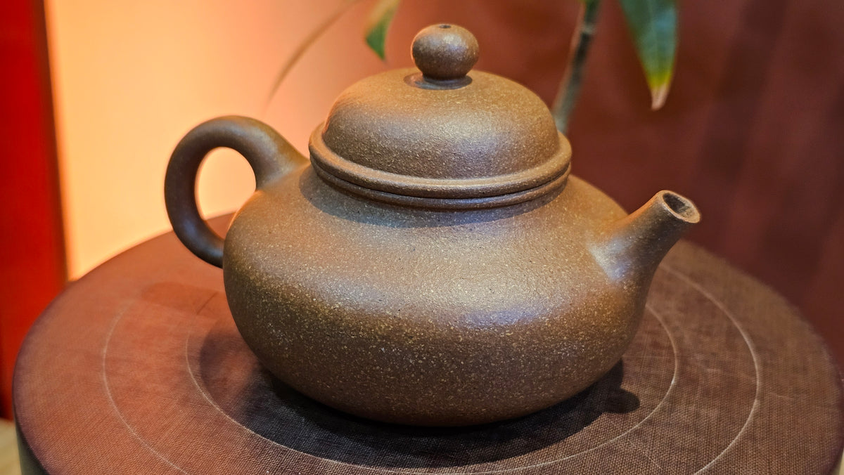 Rong Tian 容天, 173.9ml, Huang Jiang Po Ni 黄降坡泥, by our Collaborative Cr ...