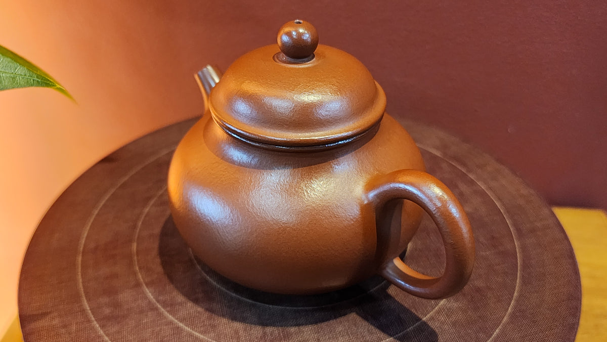Rong Tian 容天, XiaoMeiYao ZhuNi 小煤窑朱泥, by our collaborative Craftsman W ...