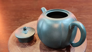 Tian Gua work 甜瓜壶 : Cao Family's meticulously composed : Ming Guo Lü Ni 明国绿泥 made with Cao's Family 100% BenShan LüNi 本山绿泥 + German Cobalt 德国钴, made by L4 Assoc Master Artist Zhang Ke 助理工艺美术师, 张轲。- bespoke commissioned in Feb 2023 for our French patron.