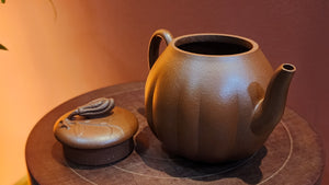 Fo Shou 佛手, 161.9ml, BenShan ZhuNi 本山朱泥, by Craftsman Wu Peng 吴鹏。Segmental-Corollary + Minimal Ornate Class Pot.