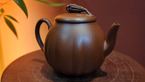 Fo Shou 佛手, 161.8ml, BenShan ZhuNi 本山朱泥, by Craftsman Wu Peng 吴鹏。Segmental-Corollary + Minimal Ornate Class Pot.