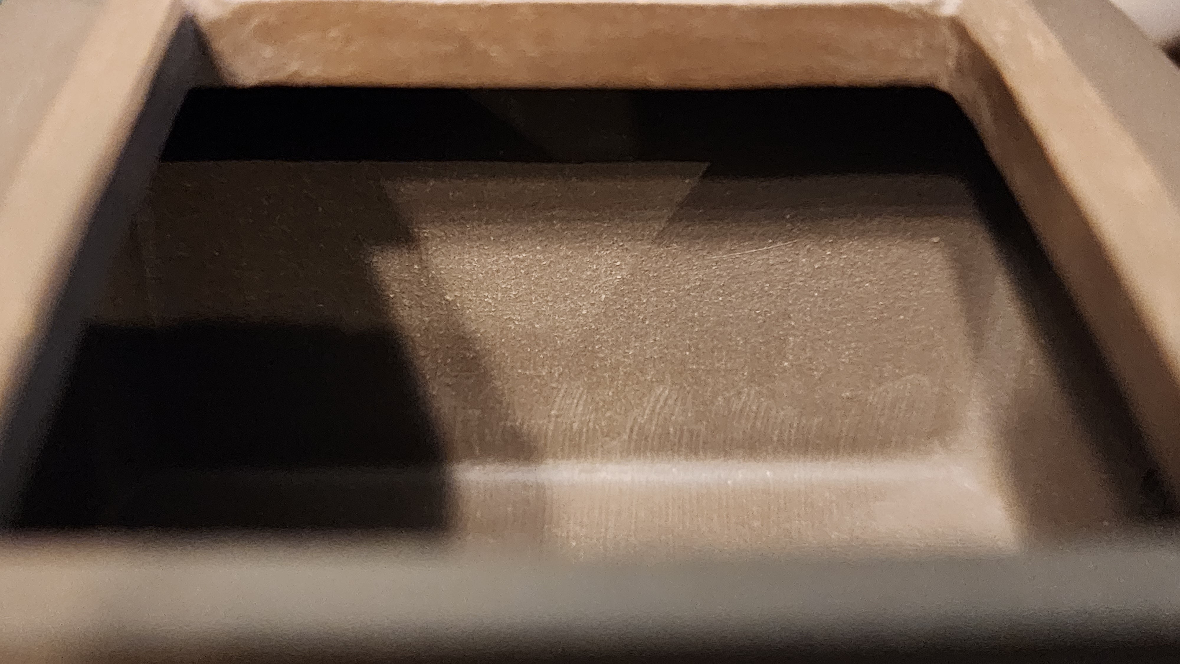 Ya Ming Si Fang 亚明四方, Clay (extinct): Wu Ni 乌泥 from Grand Master Han Qi Lou 韩其楼, Engraving Art by Master Wang Chao Peng 王超鹏, Pot crafted by Master Lu Shun Rong 陆顺荣。