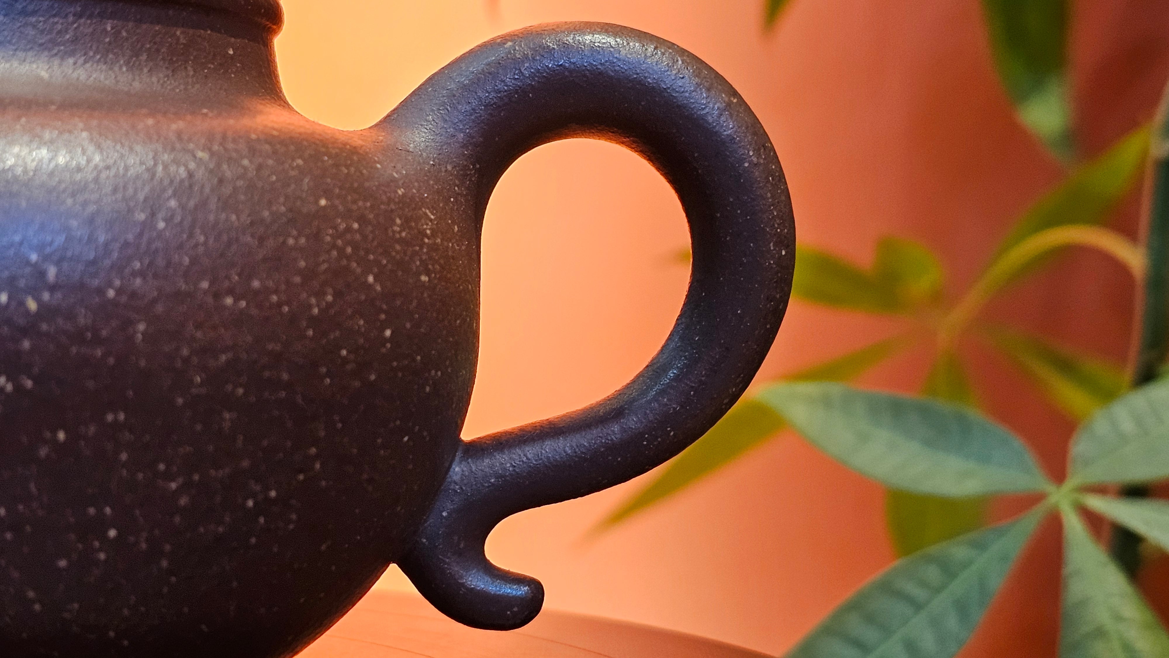 Lian Zi 莲子, 265.2ml, Lao Zi Ni 老紫泥 (Particular High Graininess, and Low Sieve Count), by Craftsman Chen Fa Chu 陈法初。