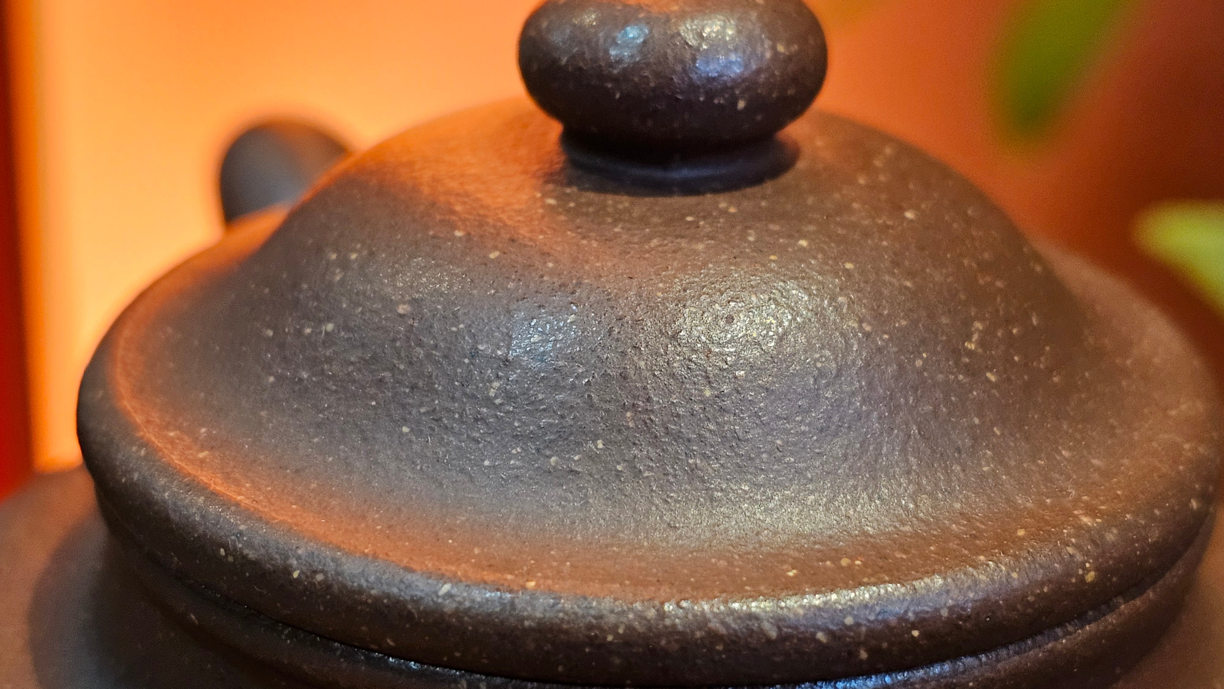 Lian Zi 莲子, 265.2ml, Lao Zi Ni 老紫泥 (Particular High Graininess, and Low Sieve Count), by Craftsman Chen Fa Chu 陈法初。