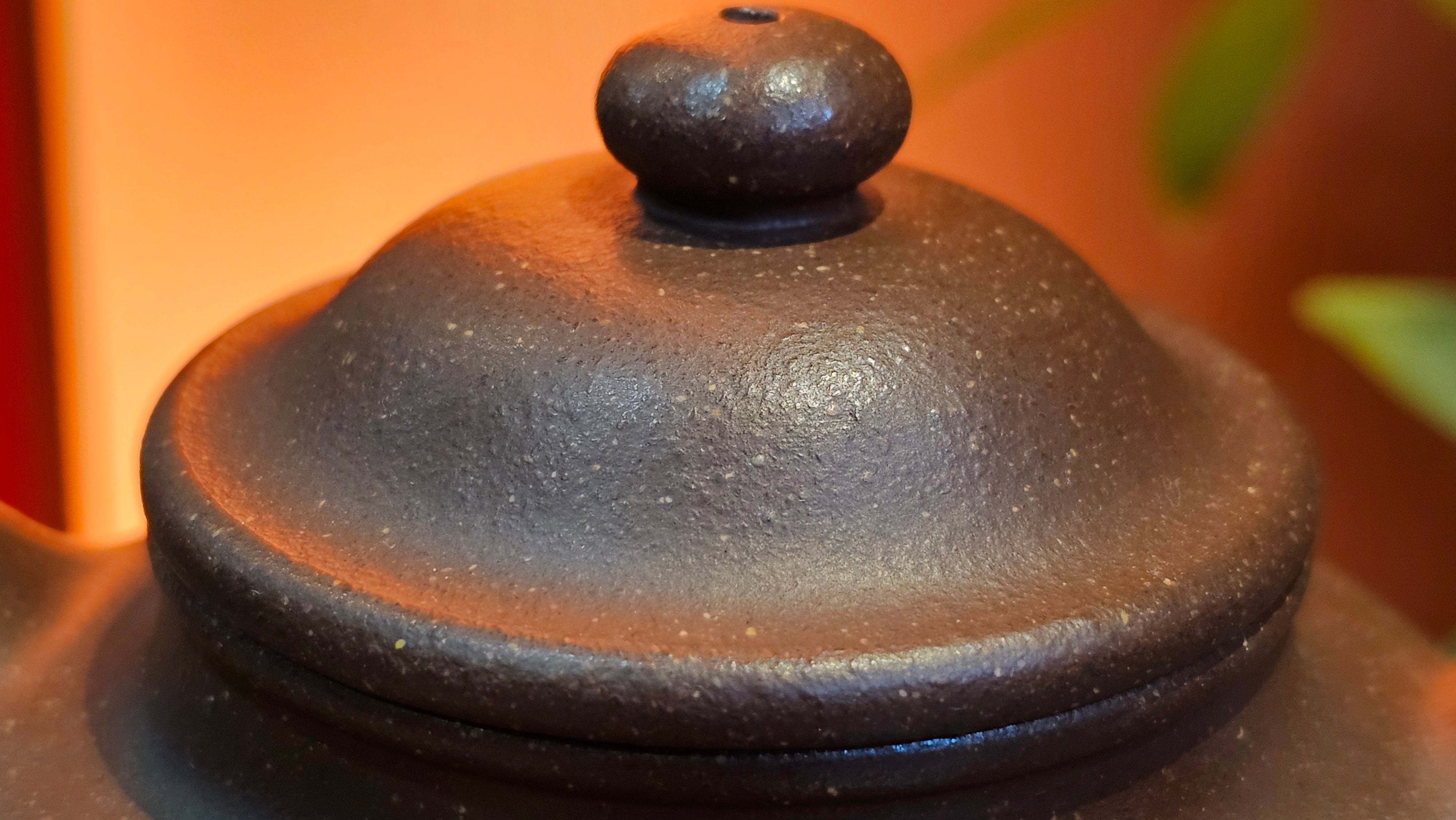 Lian Zi 莲子, 265.2ml, Lao Zi Ni 老紫泥 (Particular High Graininess, and Low Sieve Count), by Craftsman Chen Fa Chu 陈法初。