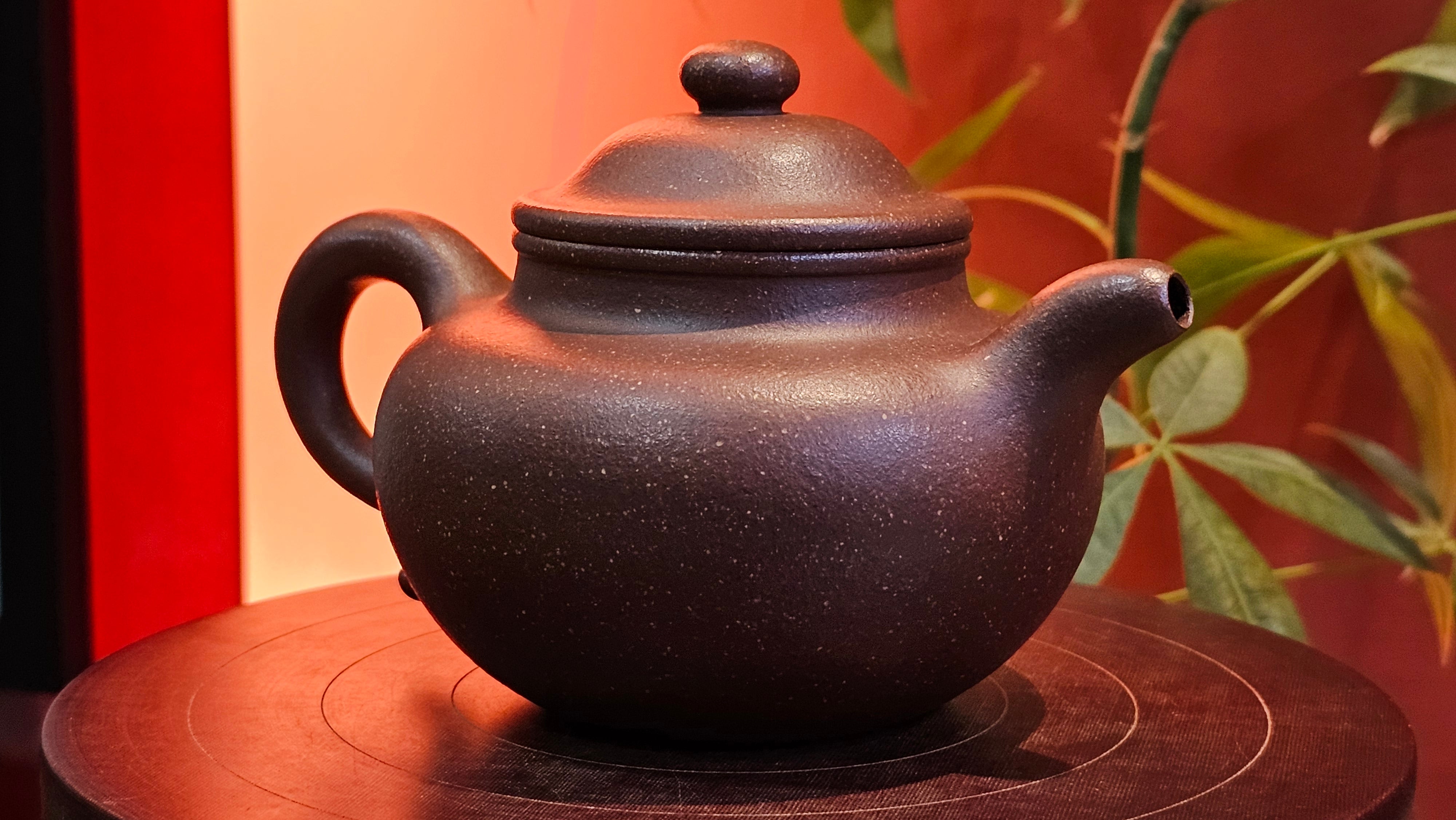 Lian Zi 莲子, 265.2ml, Lao Zi Ni 老紫泥 (Particular High Graininess, and Low Sieve Count), by Craftsman Chen Fa Chu 陈法初。