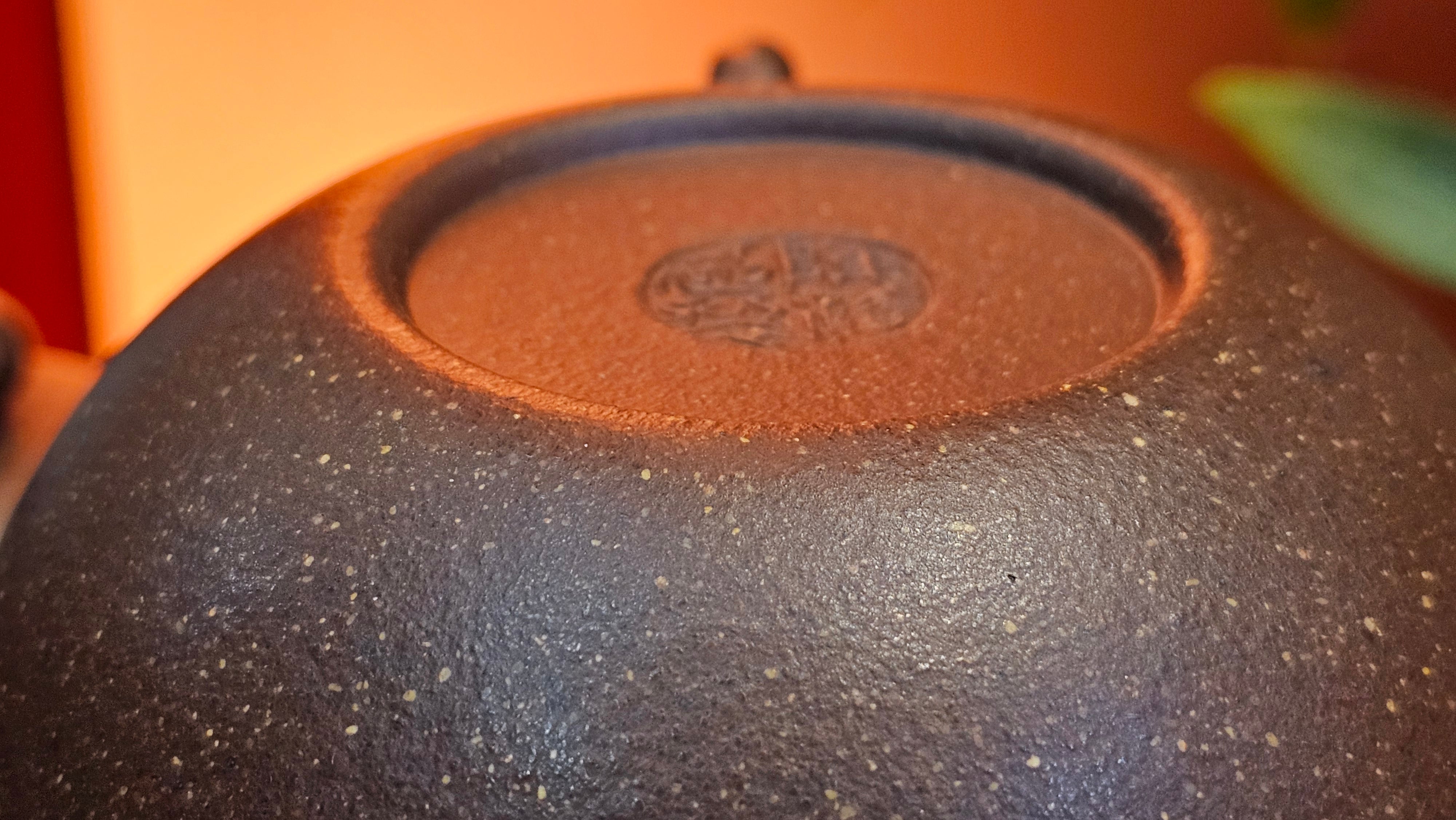 Lian Zi 莲子, 265.2ml, Lao Zi Ni 老紫泥 (Particular High Graininess, and Low Sieve Count), by Craftsman Chen Fa Chu 陈法初。