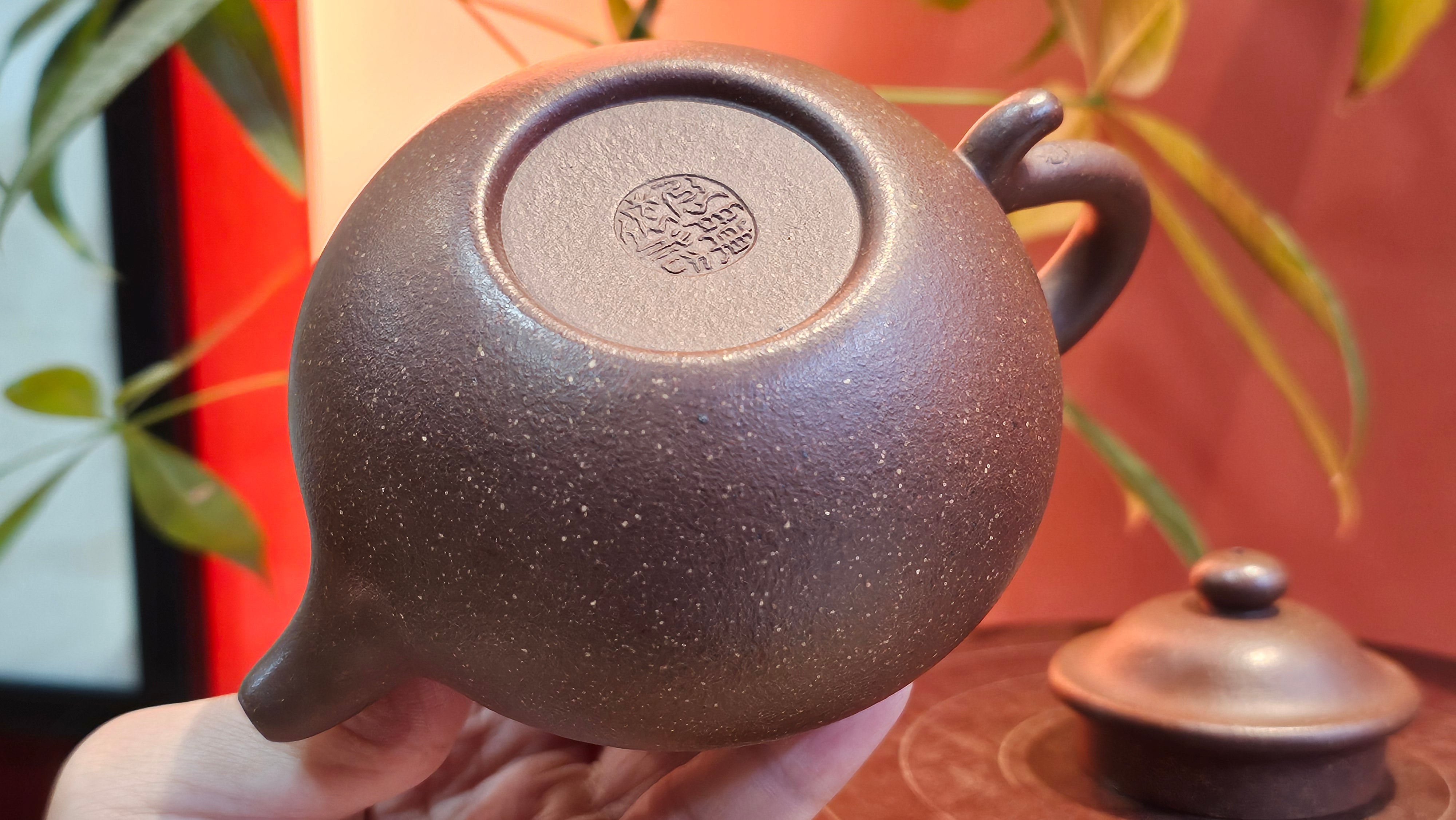 Lian Zi 莲子, 265.2ml, Lao Zi Ni 老紫泥 (Particular High Graininess, and Low Sieve Count), by Craftsman Chen Fa Chu 陈法初。