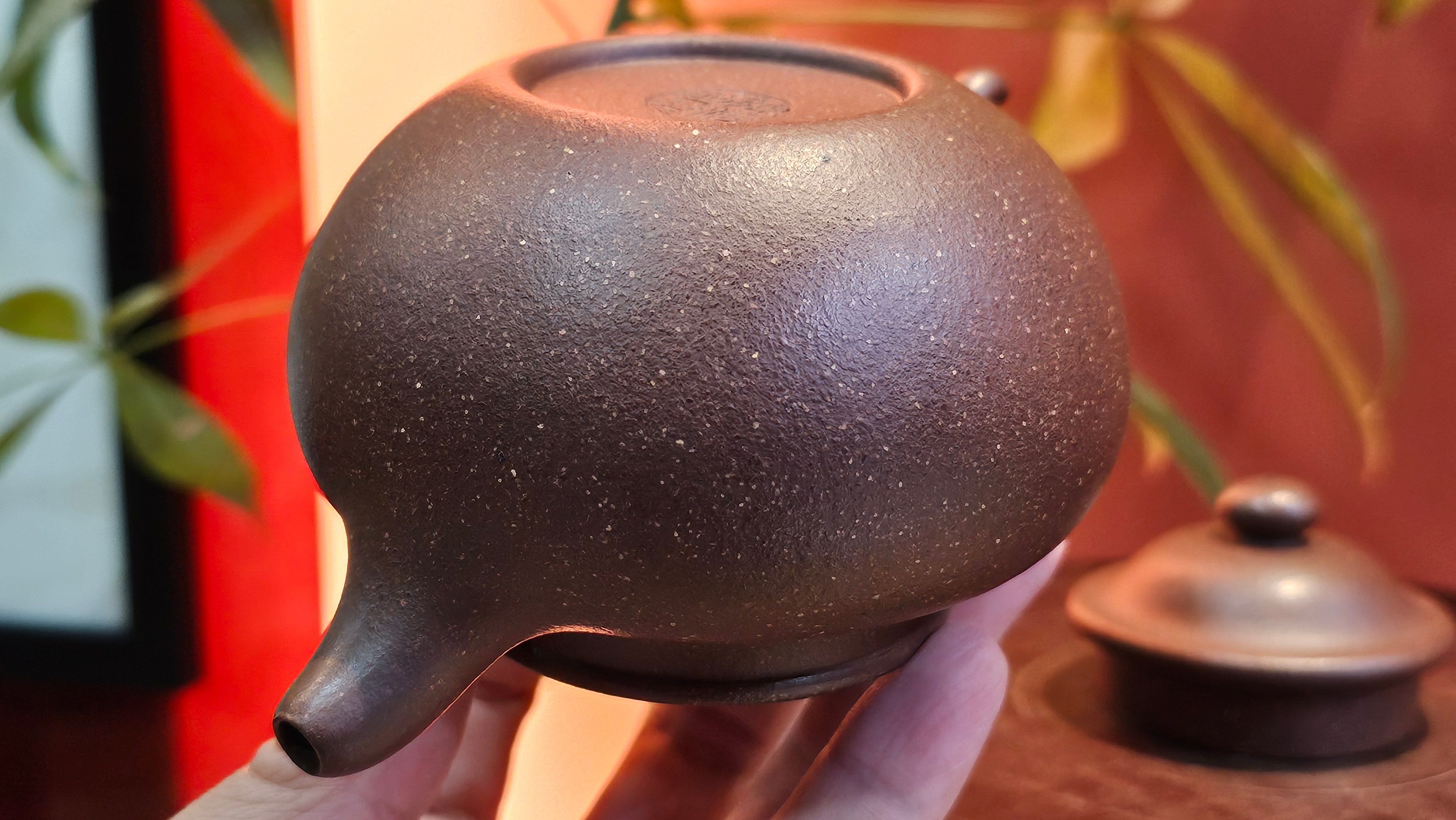 Lian Zi 莲子, 265.2ml, Lao Zi Ni 老紫泥 (Particular High Graininess, and Low Sieve Count), by Craftsman Chen Fa Chu 陈法初。