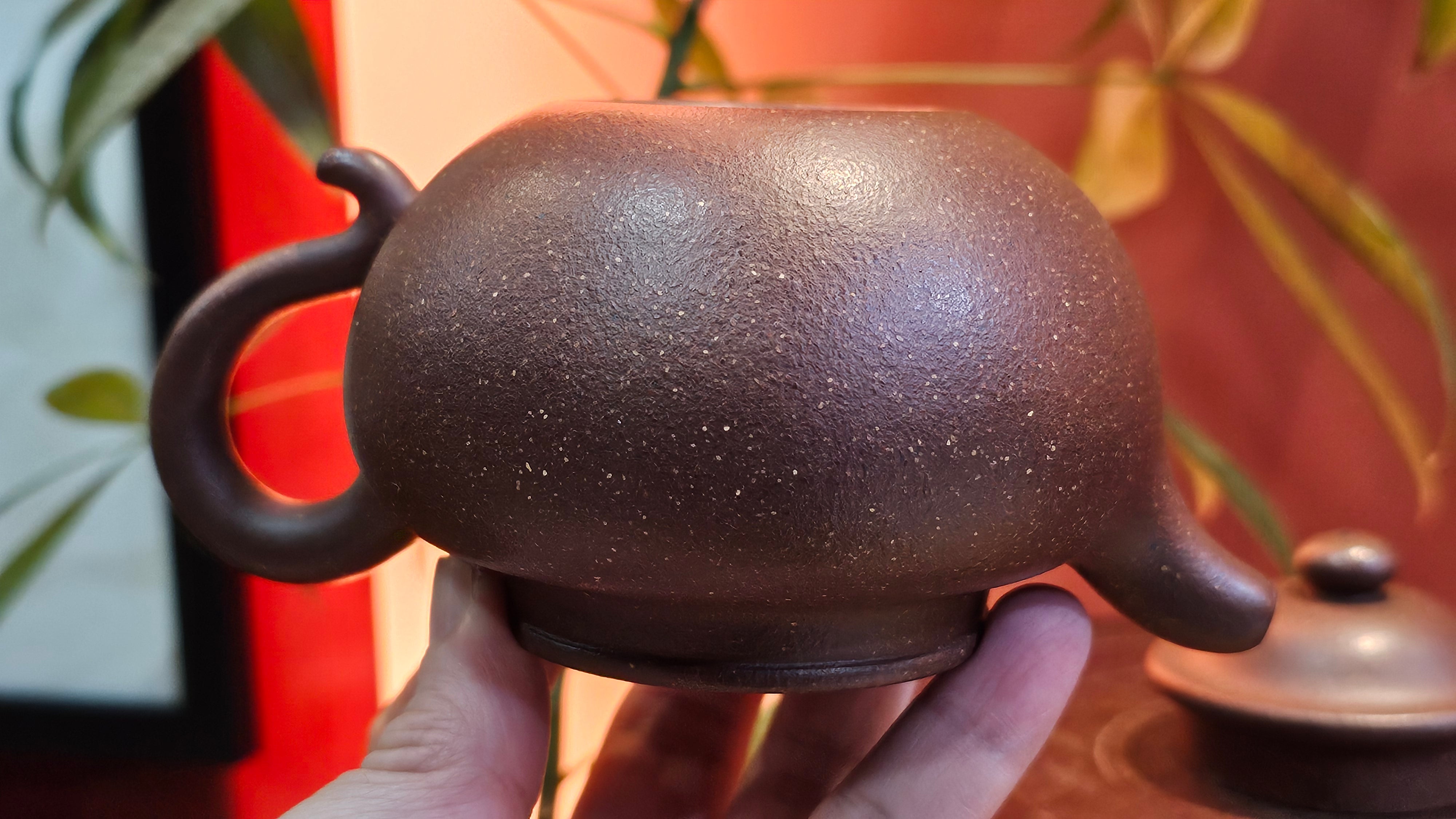 Lian Zi 莲子, 265.2ml, Lao Zi Ni 老紫泥 (Particular High Graininess, and Low Sieve Count), by Craftsman Chen Fa Chu 陈法初。