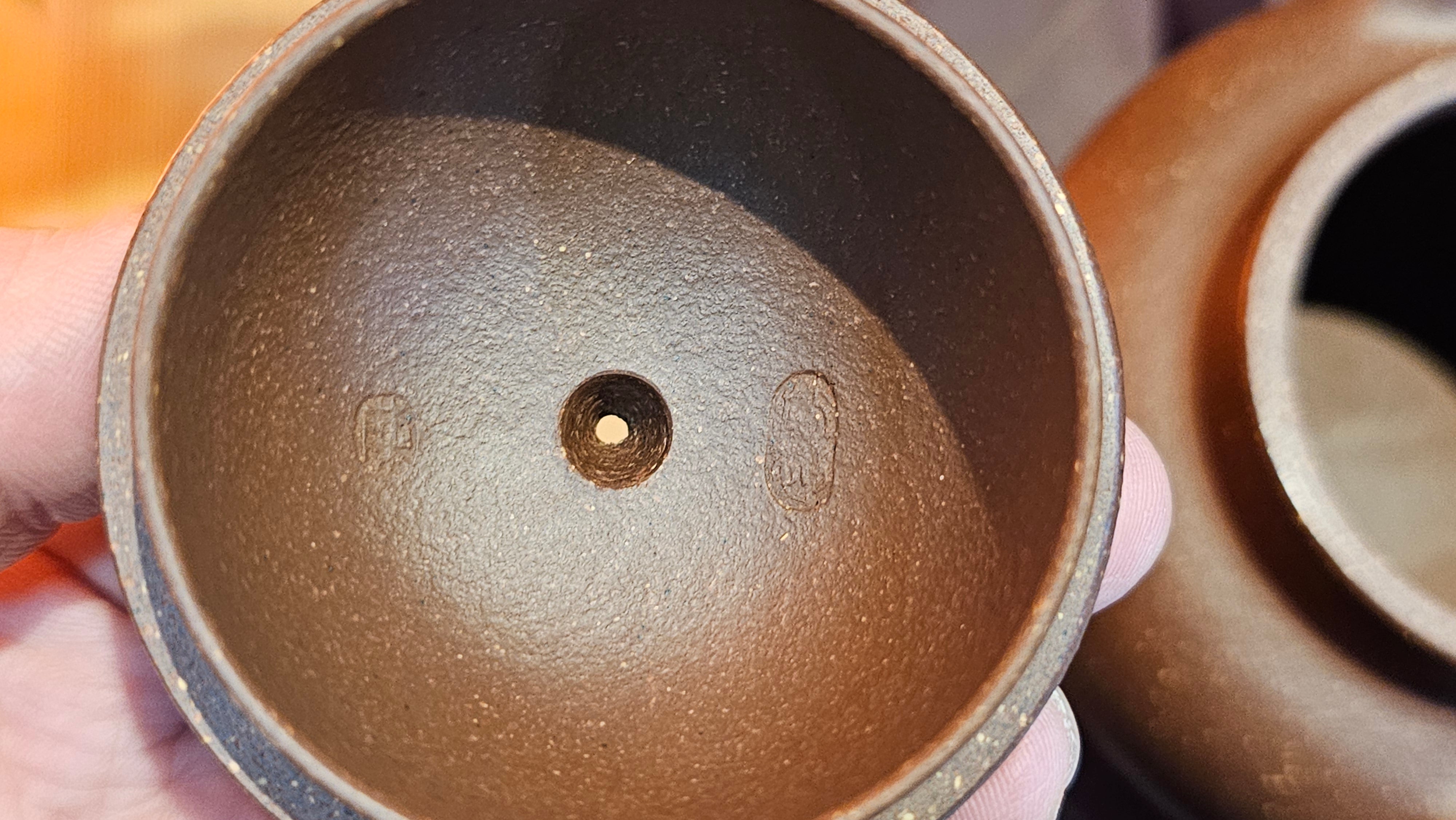 Lian Zi 莲子, 265.2ml, Lao Zi Ni 老紫泥 (Particular High Graininess, and Low Sieve Count), by Craftsman Chen Fa Chu 陈法初。