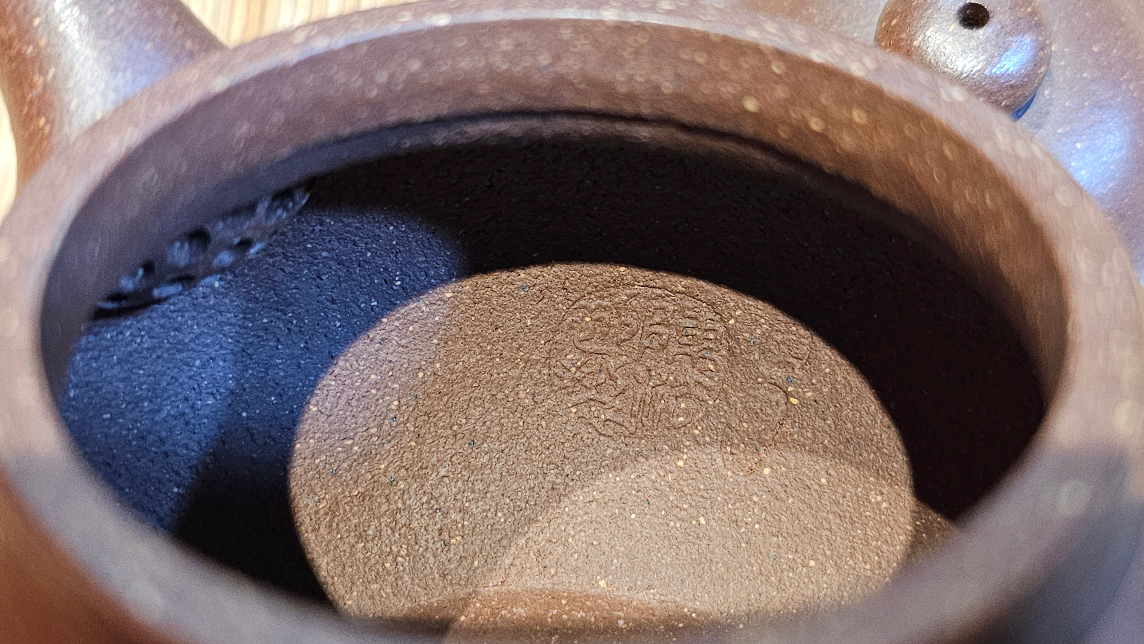 Lian Zi 莲子, 265.2ml, Lao Zi Ni 老紫泥 (Particular High Graininess, and Low Sieve Count), by Craftsman Chen Fa Chu 陈法初。