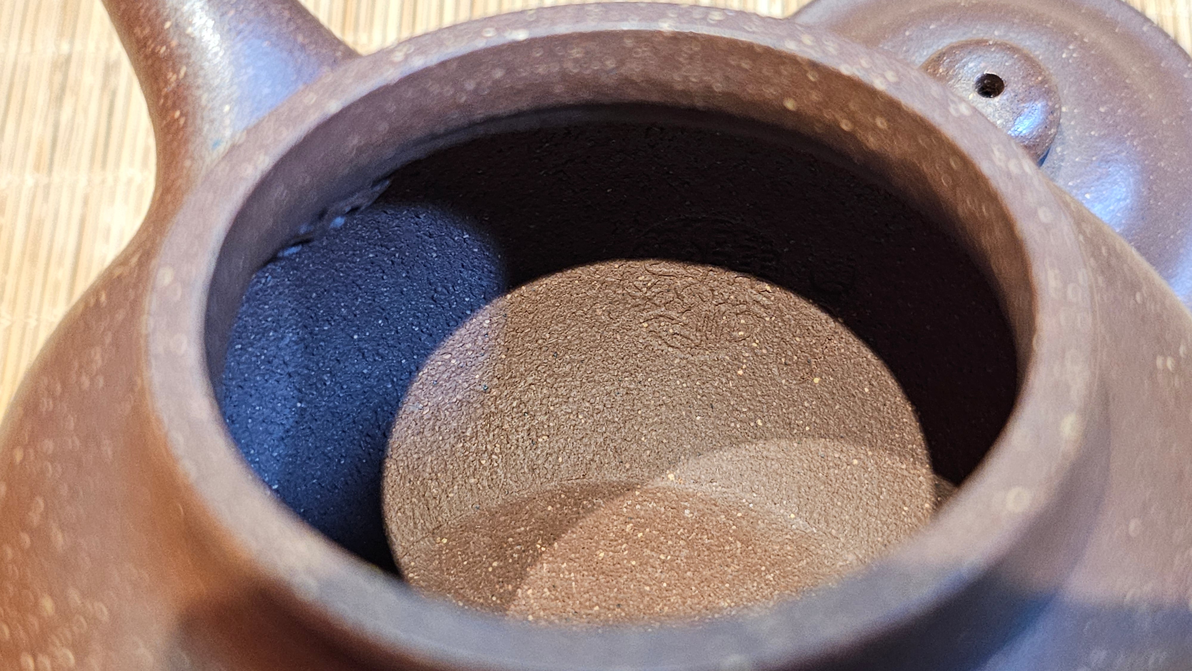 Lian Zi 莲子, 265.2ml, Lao Zi Ni 老紫泥 (Particular High Graininess, and Low Sieve Count), by Craftsman Chen Fa Chu 陈法初。