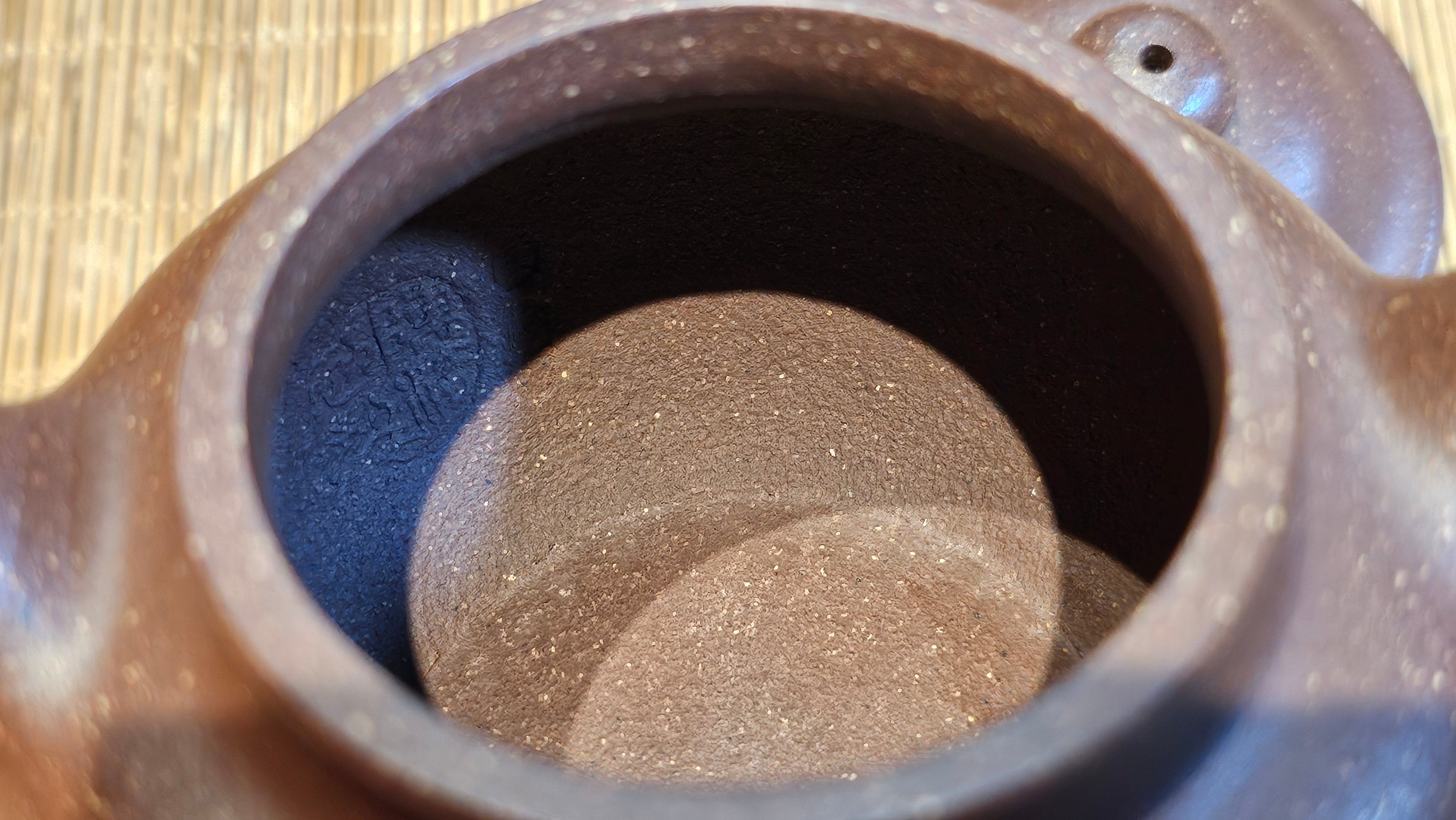 Lian Zi 莲子, 265.2ml, Lao Zi Ni 老紫泥 (Particular High Graininess, and Low Sieve Count), by Craftsman Chen Fa Chu 陈法初。