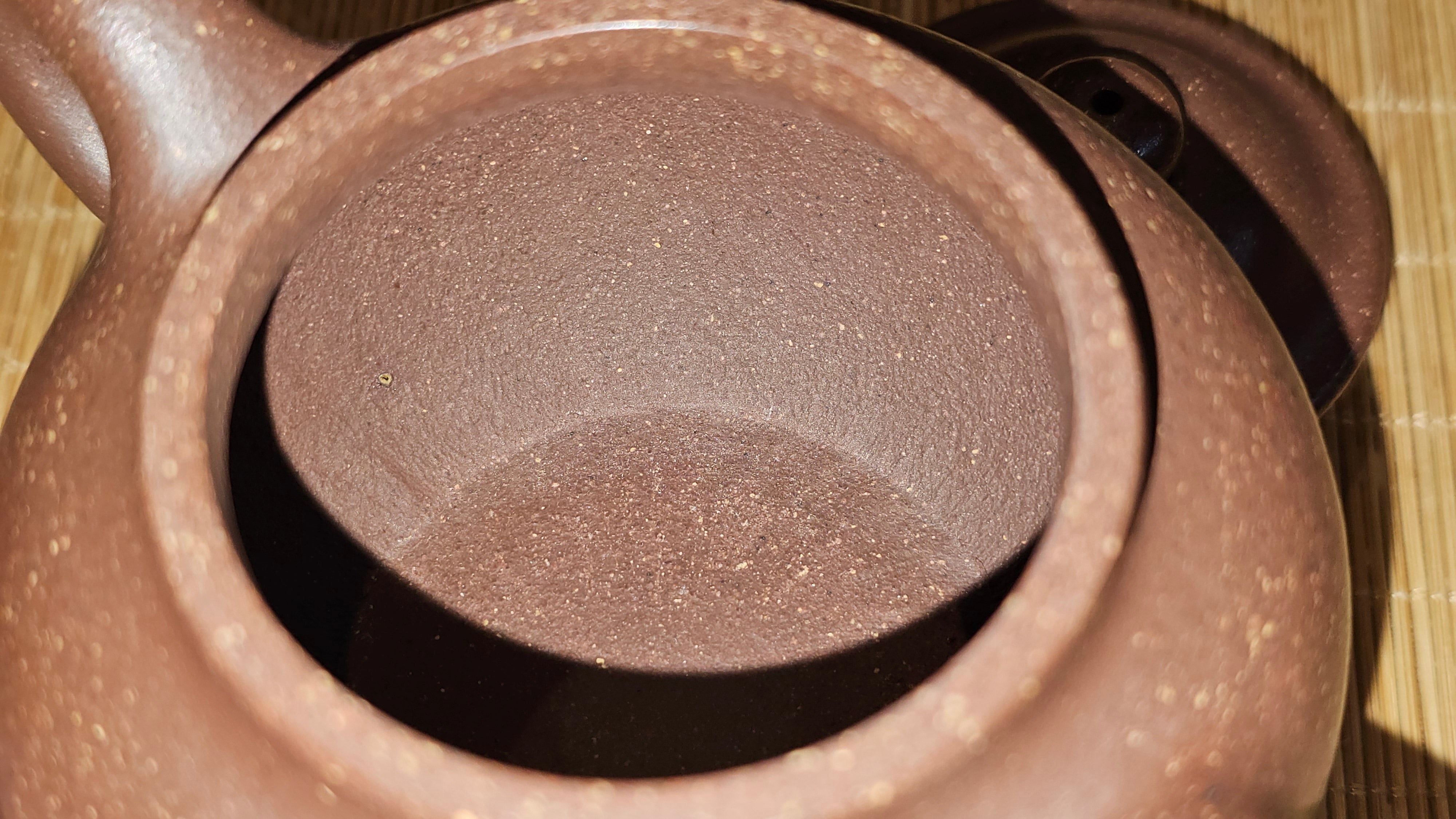 Lian Zi 莲子, 265.2ml, Lao Zi Ni 老紫泥 (Particular High Graininess, and Low Sieve Count), by Craftsman Chen Fa Chu 陈法初。