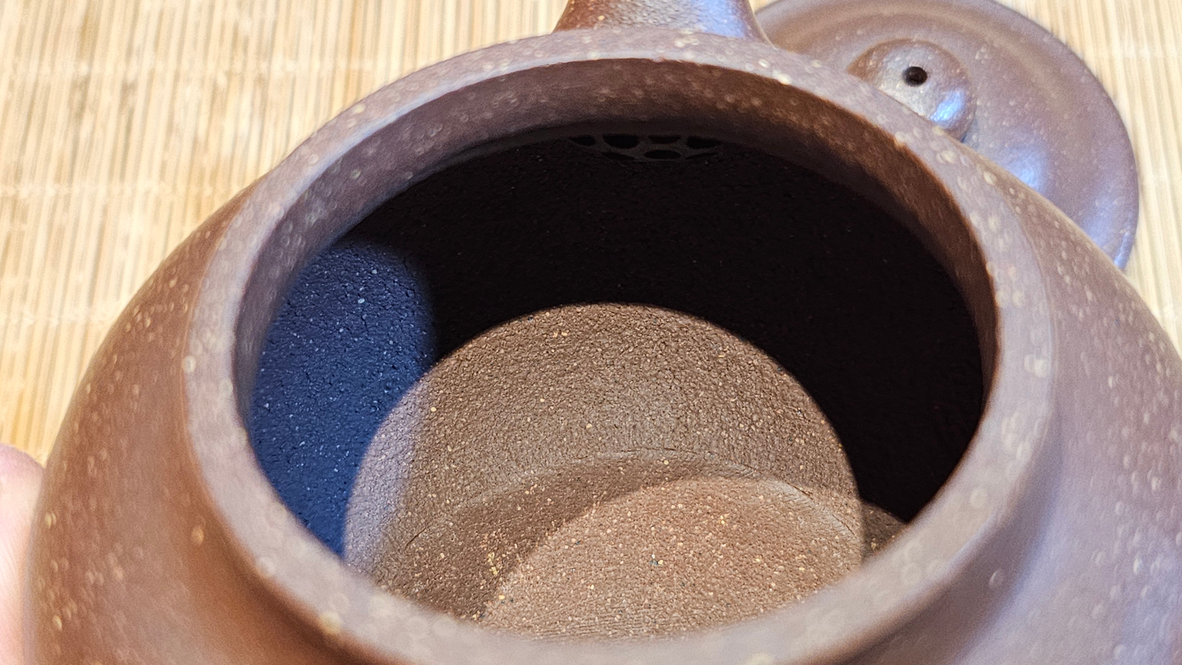 Lian Zi 莲子, 265.2ml, Lao Zi Ni 老紫泥 (Particular High Graininess, and Low Sieve Count), by Craftsman Chen Fa Chu 陈法初。