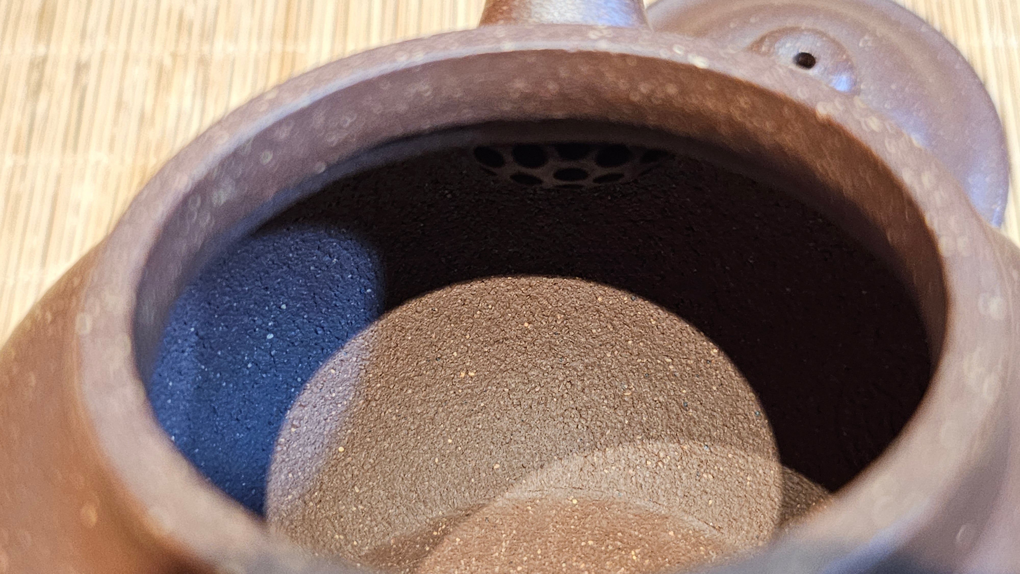 Lian Zi 莲子, 265.2ml, Lao Zi Ni 老紫泥 (Particular High Graininess, and Low Sieve Count), by Craftsman Chen Fa Chu 陈法初。