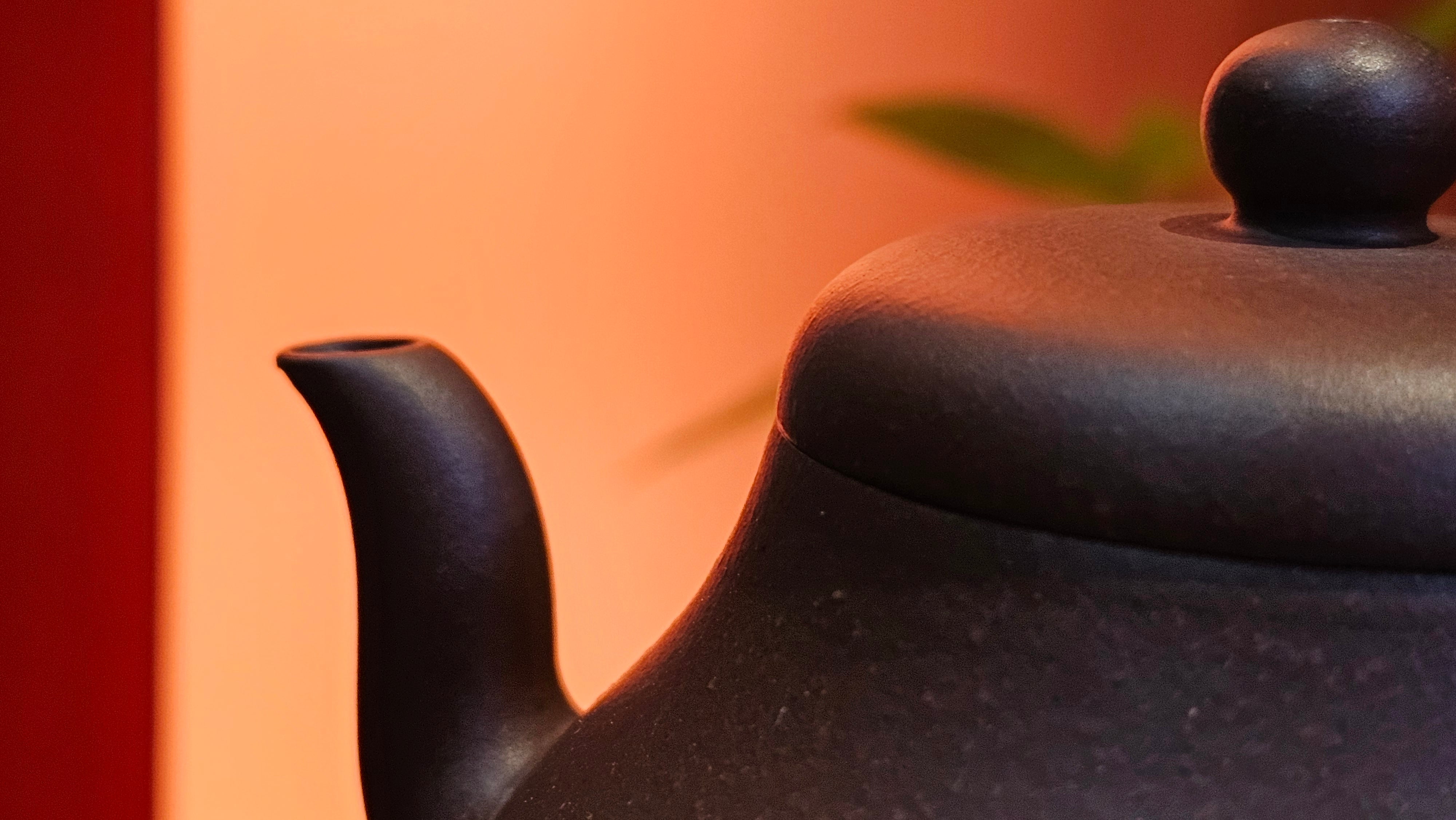 Jun De 君德, 190.2ml, Di Cao Qing Zi Ni 底槽青紫泥, by Craftsman Gu Xiao Ming 顾小明。