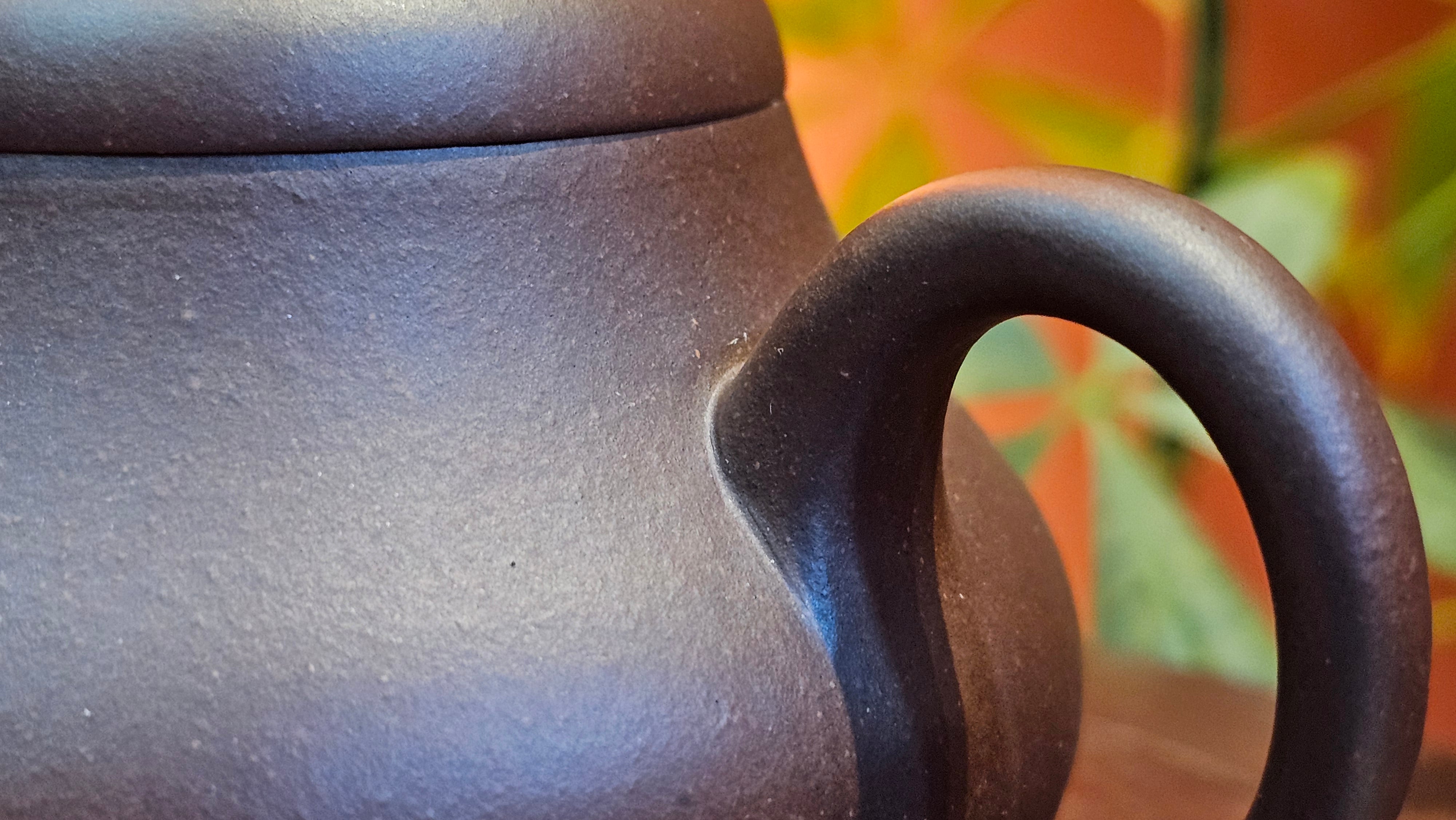 Jun De 君德, 190.2ml, Di Cao Qing Zi Ni 底槽青紫泥, by Craftsman Gu Xiao Ming 顾小明。