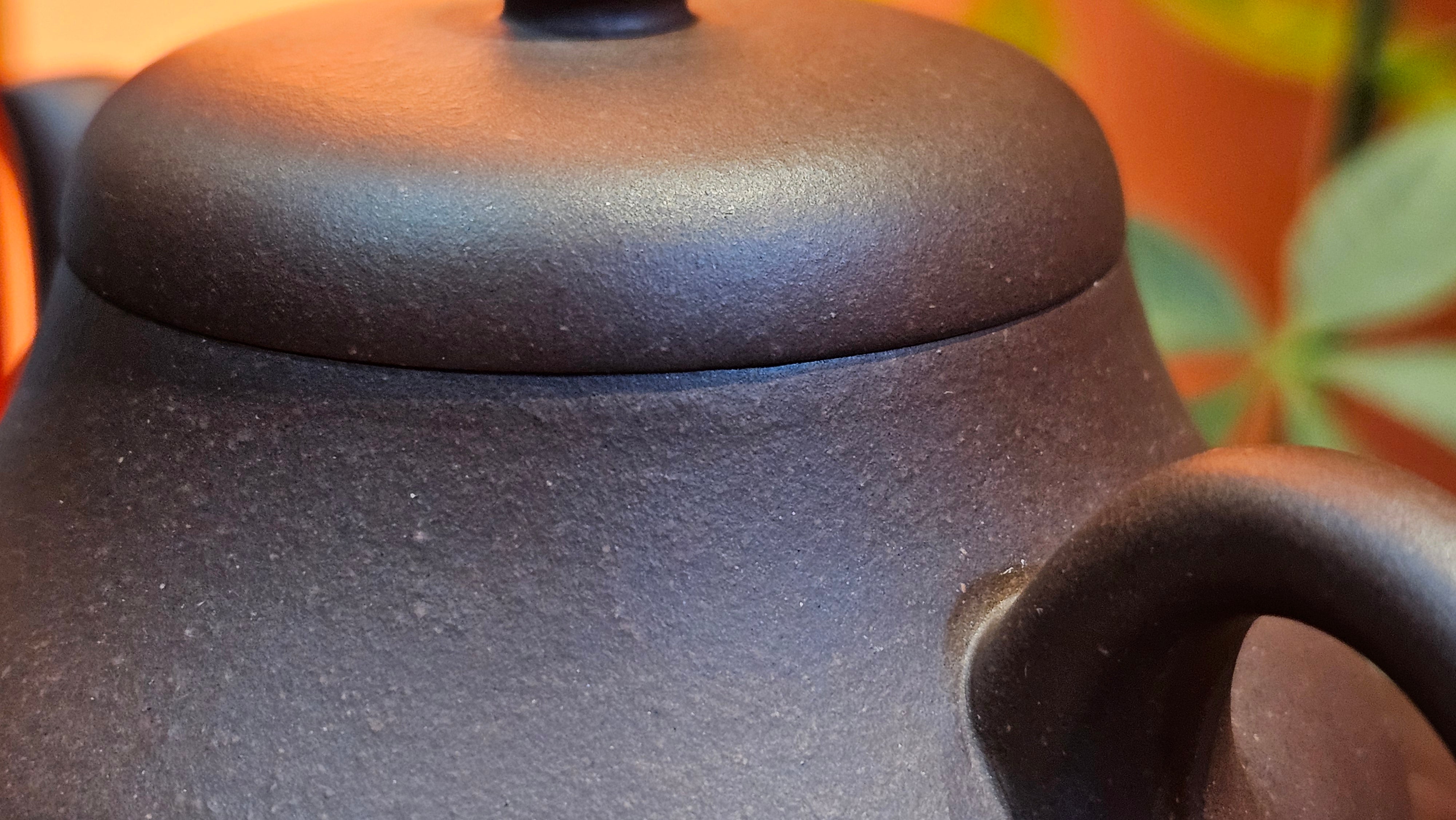 Jun De 君德, 190.2ml, Di Cao Qing Zi Ni 底槽青紫泥, by Craftsman Gu Xiao Ming 顾小明。