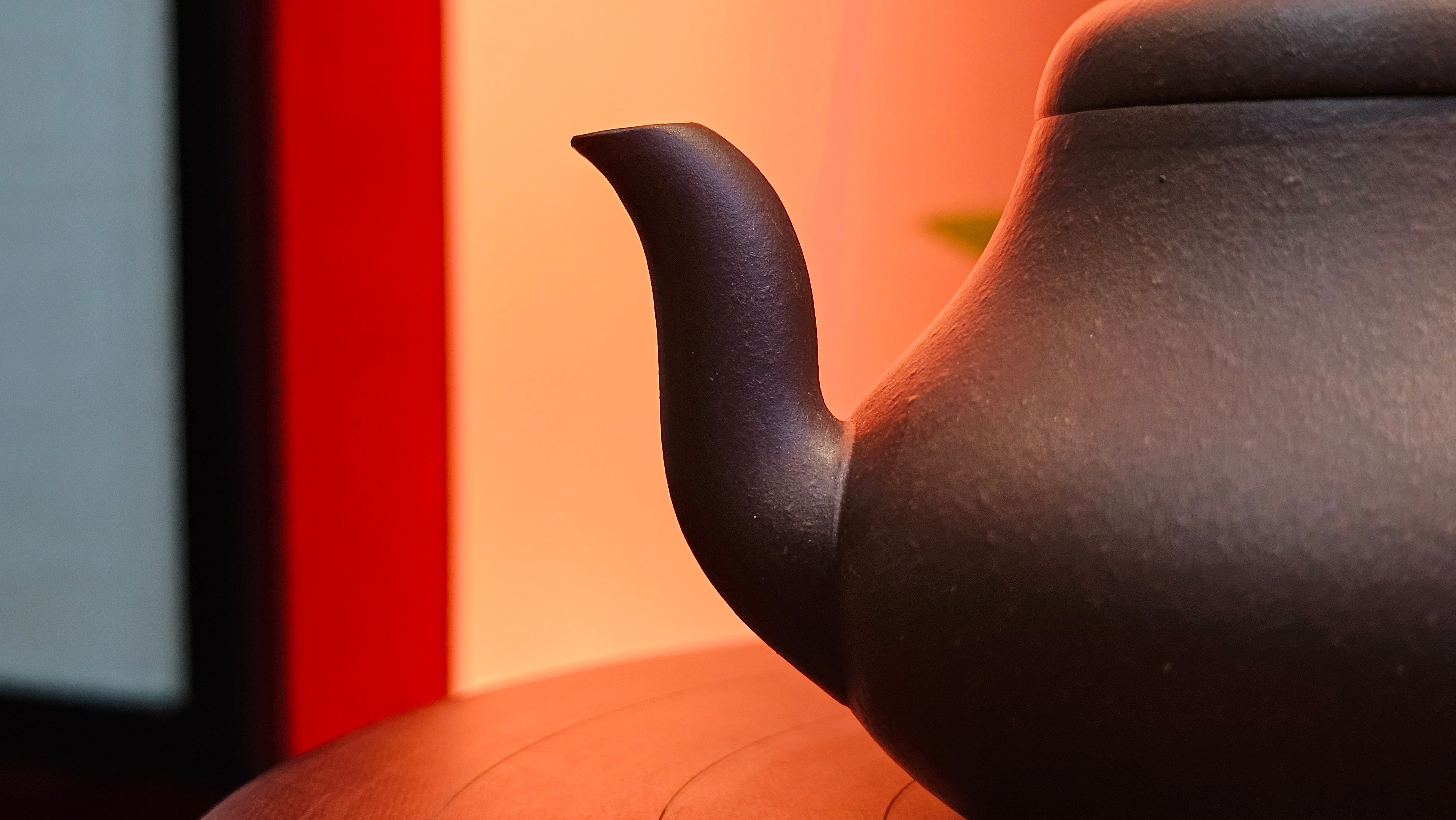 Jun De 君德, 190.2ml, Di Cao Qing Zi Ni 底槽青紫泥, by Craftsman Gu Xiao Ming 顾小明。