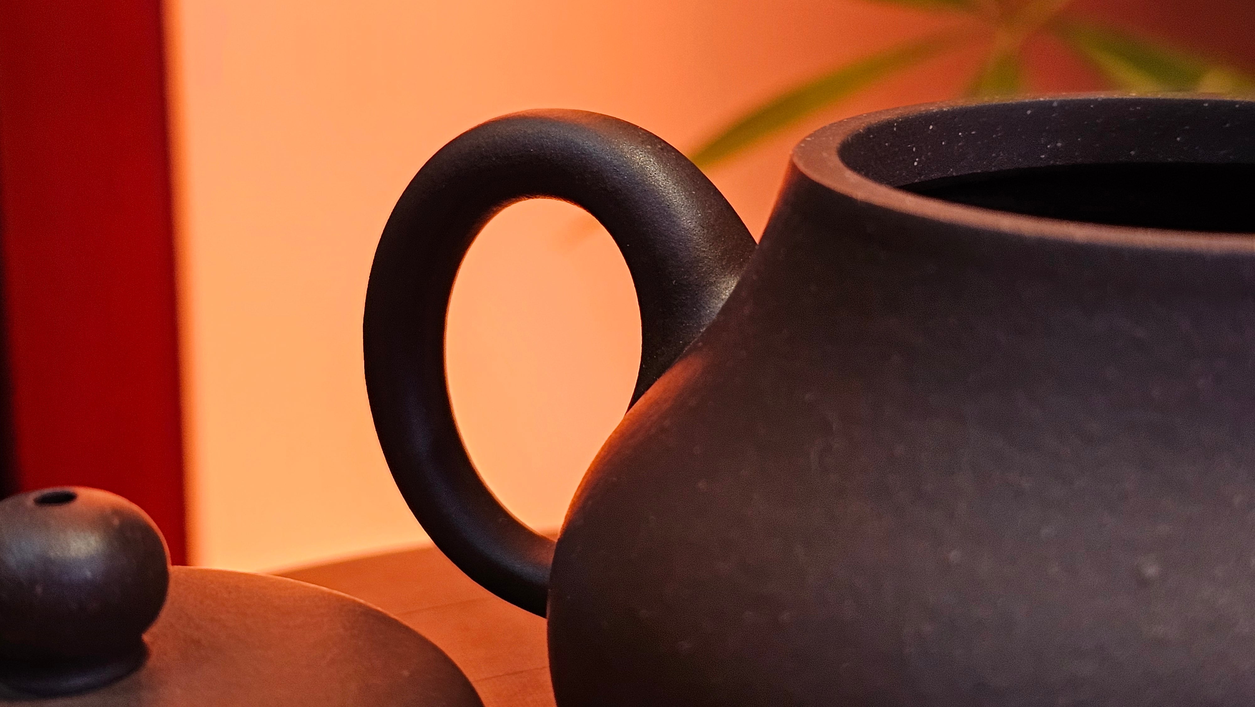 Jun De 君德, 190.2ml, Di Cao Qing Zi Ni 底槽青紫泥, by Craftsman Gu Xiao Ming 顾小明。