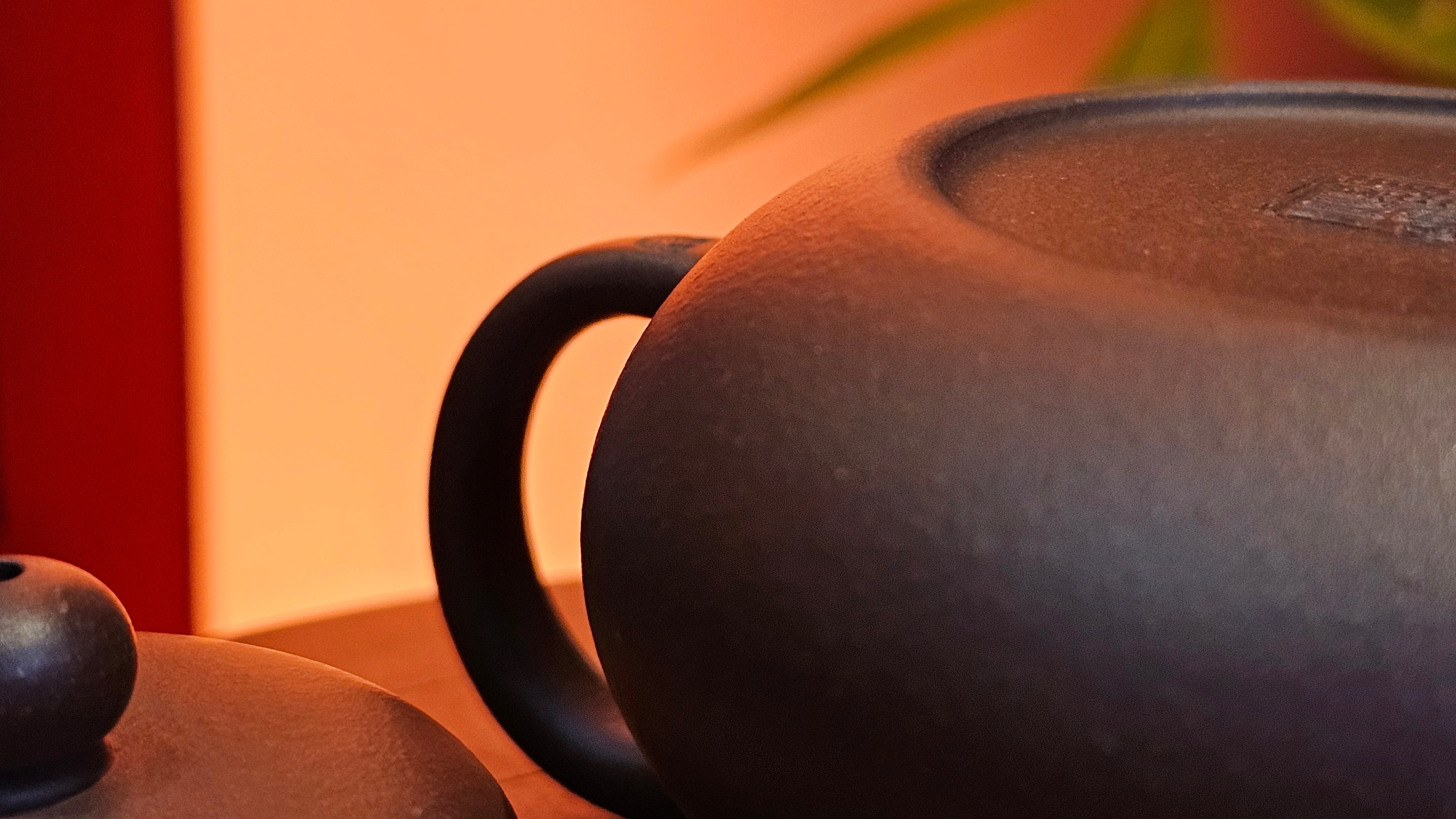 Jun De 君德, 190.2ml, Di Cao Qing Zi Ni 底槽青紫泥, by Craftsman Gu Xiao Ming 顾小明。