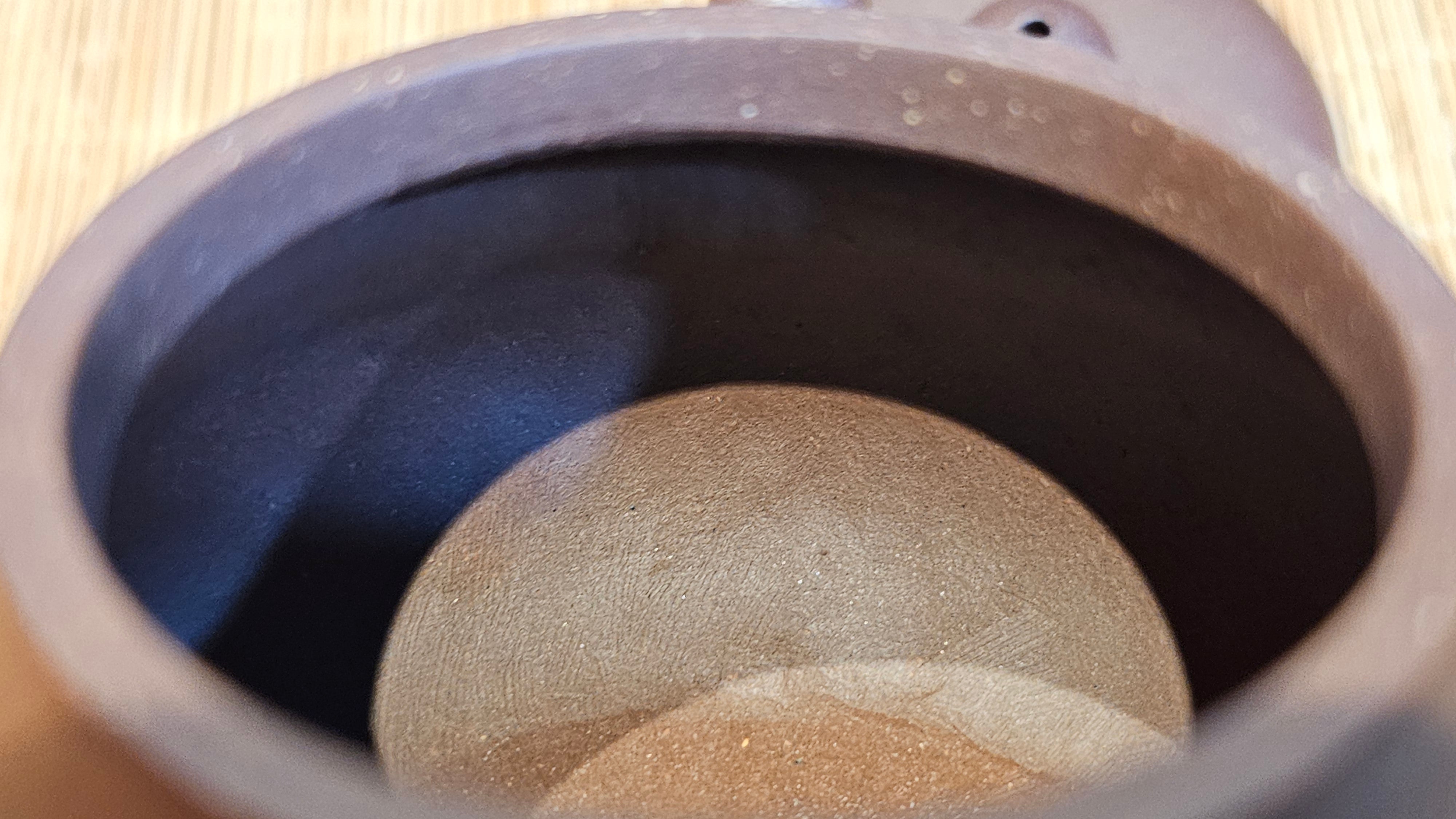 Jun De 君德, 190.2ml, Di Cao Qing Zi Ni 底槽青紫泥, by Craftsman Gu Xiao Ming 顾小明。