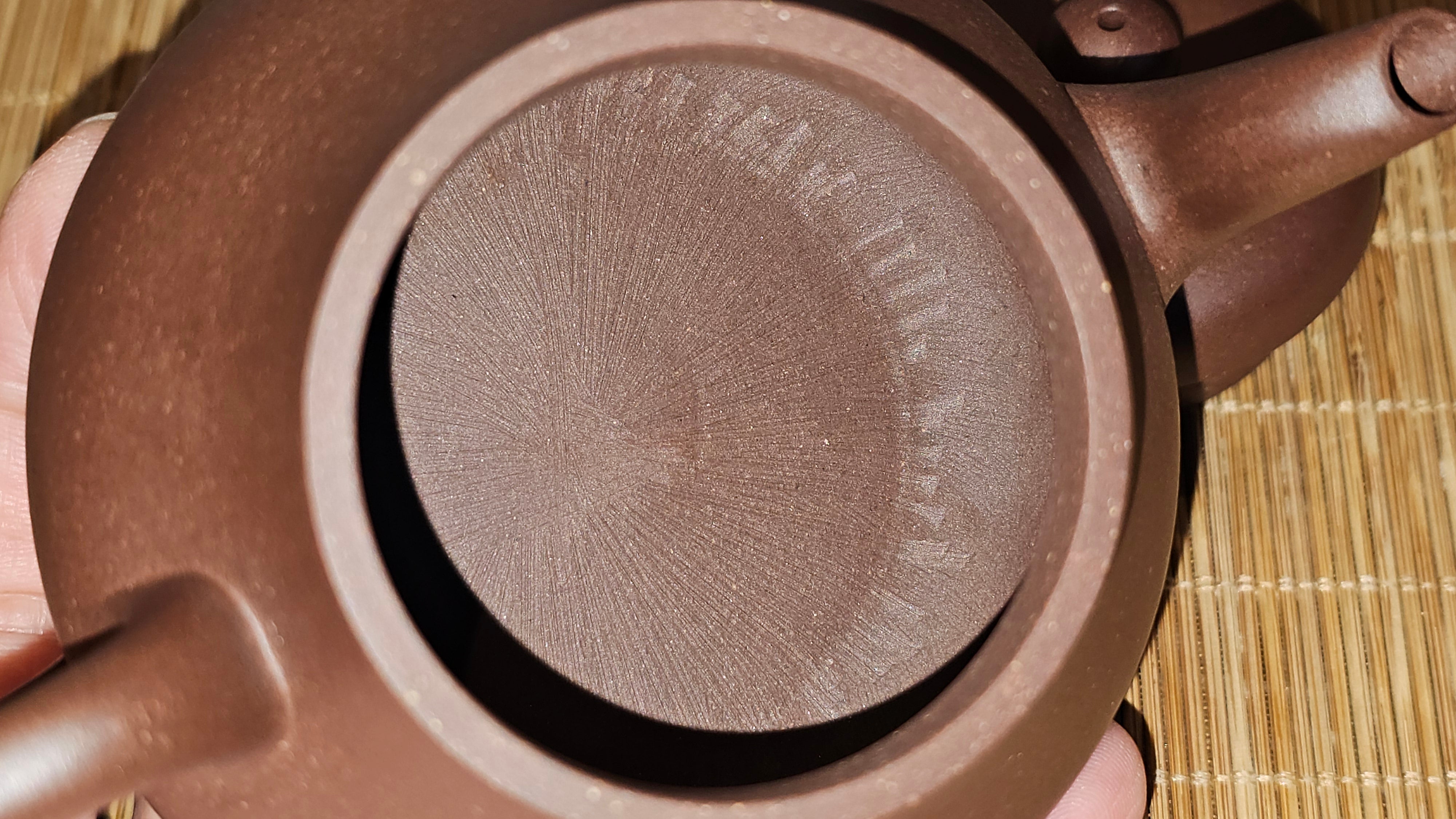 Jun De 君德, 190.2ml, Di Cao Qing Zi Ni 底槽青紫泥, by Craftsman Gu Xiao Ming 顾小明。