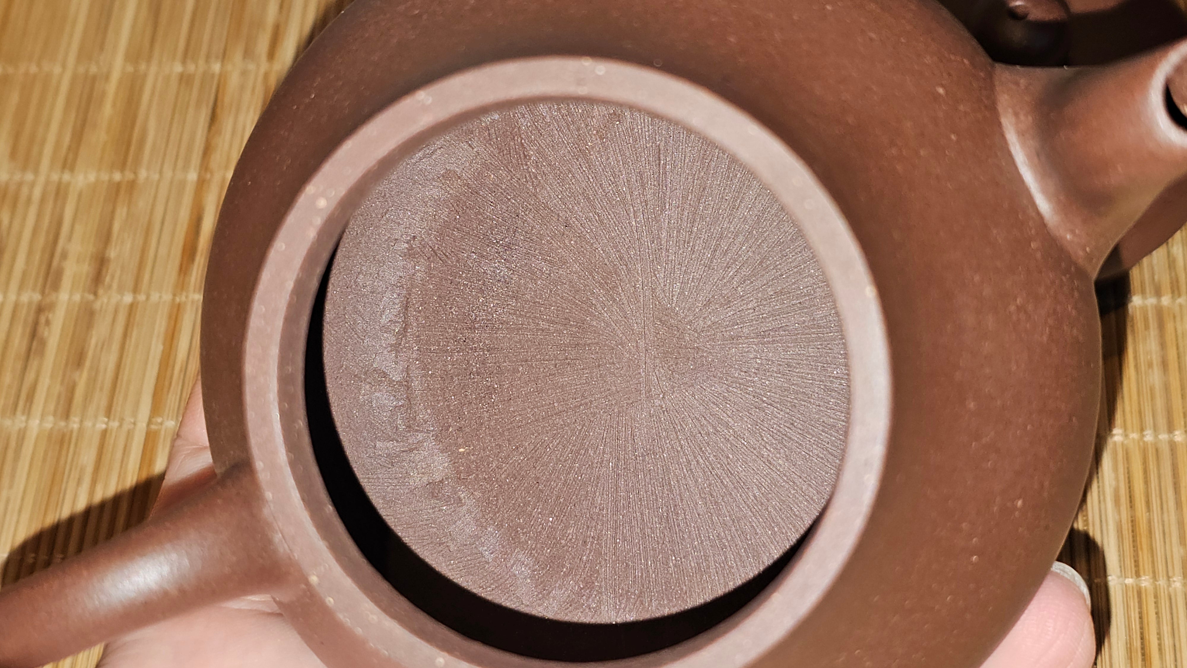 Jun De 君德, 190.2ml, Di Cao Qing Zi Ni 底槽青紫泥, by Craftsman Gu Xiao Ming 顾小明。