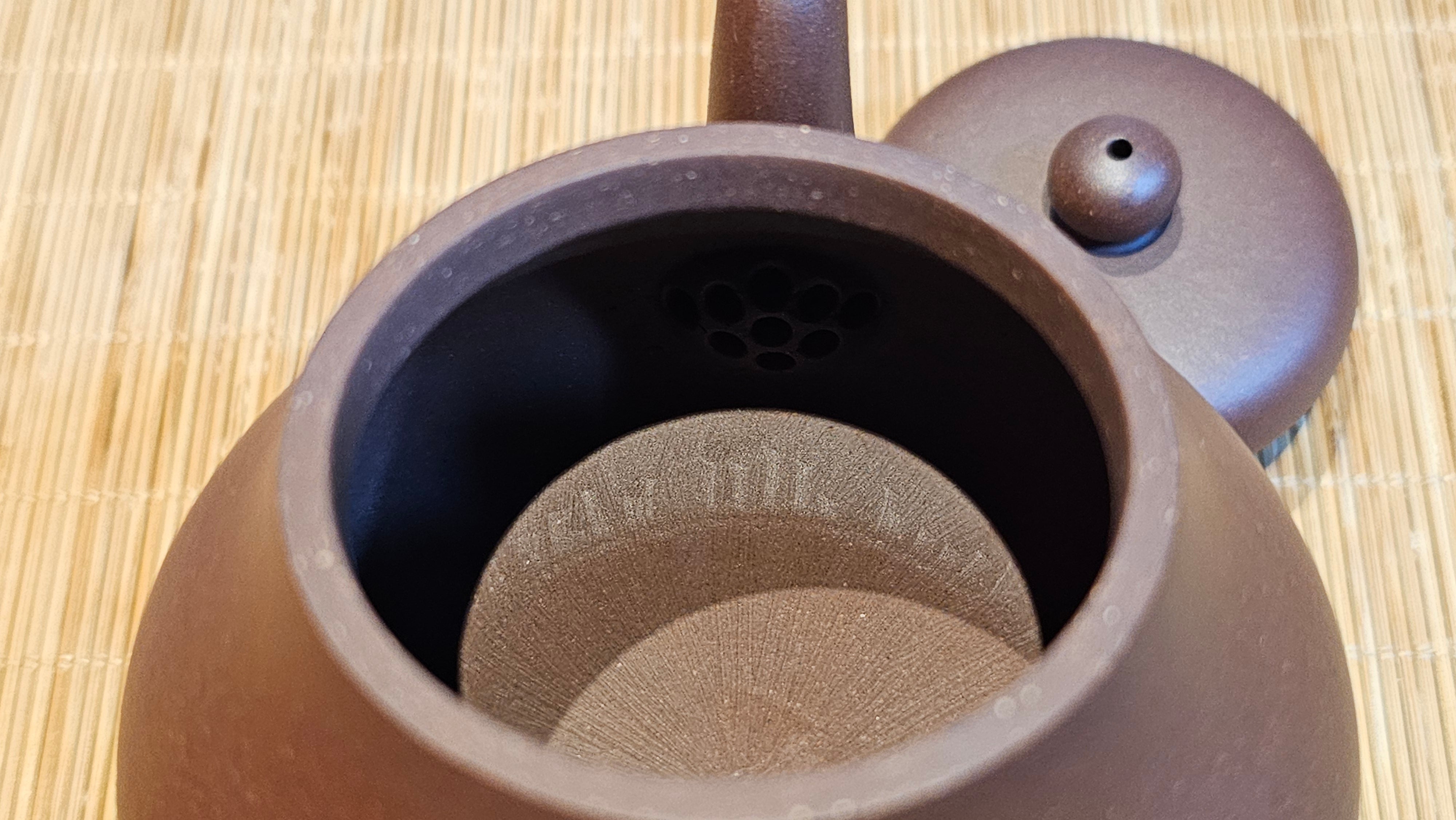 Jun De 君德, 190.2ml, Di Cao Qing Zi Ni 底槽青紫泥, by Craftsman Gu Xiao Ming 顾小明。