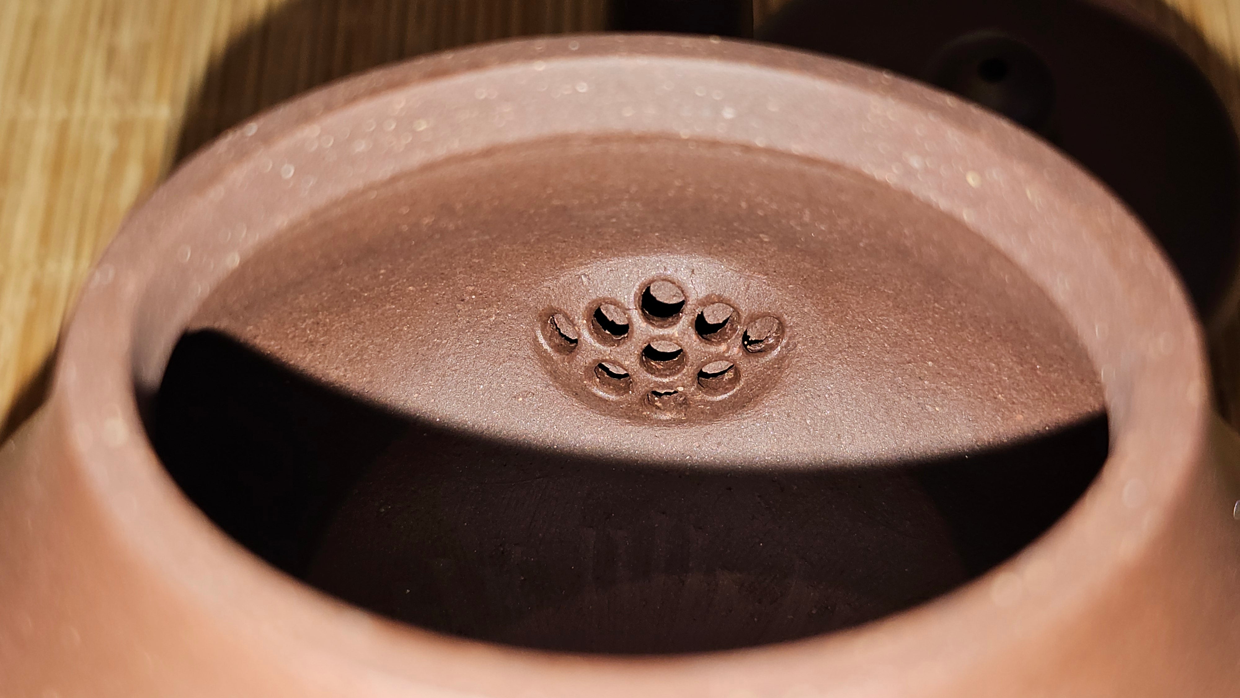 Jun De 君德, 190.2ml, Di Cao Qing Zi Ni 底槽青紫泥, by Craftsman Gu Xiao Ming 顾小明。