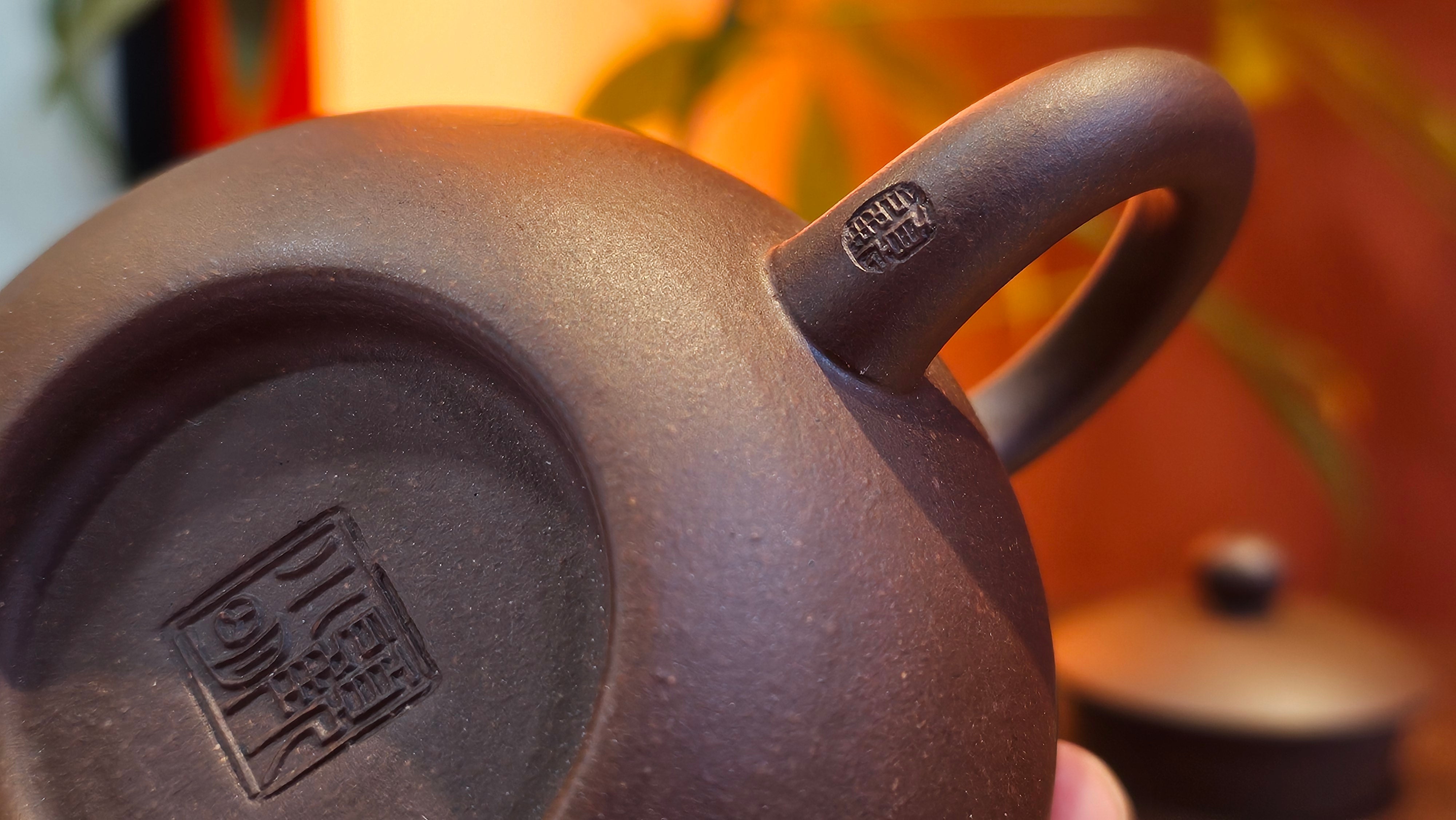 Xi Shi 西施, 156.8ml, Lao Zi Ni 老紫泥, by Craftsman Gu Xiao Ming 顾小明。