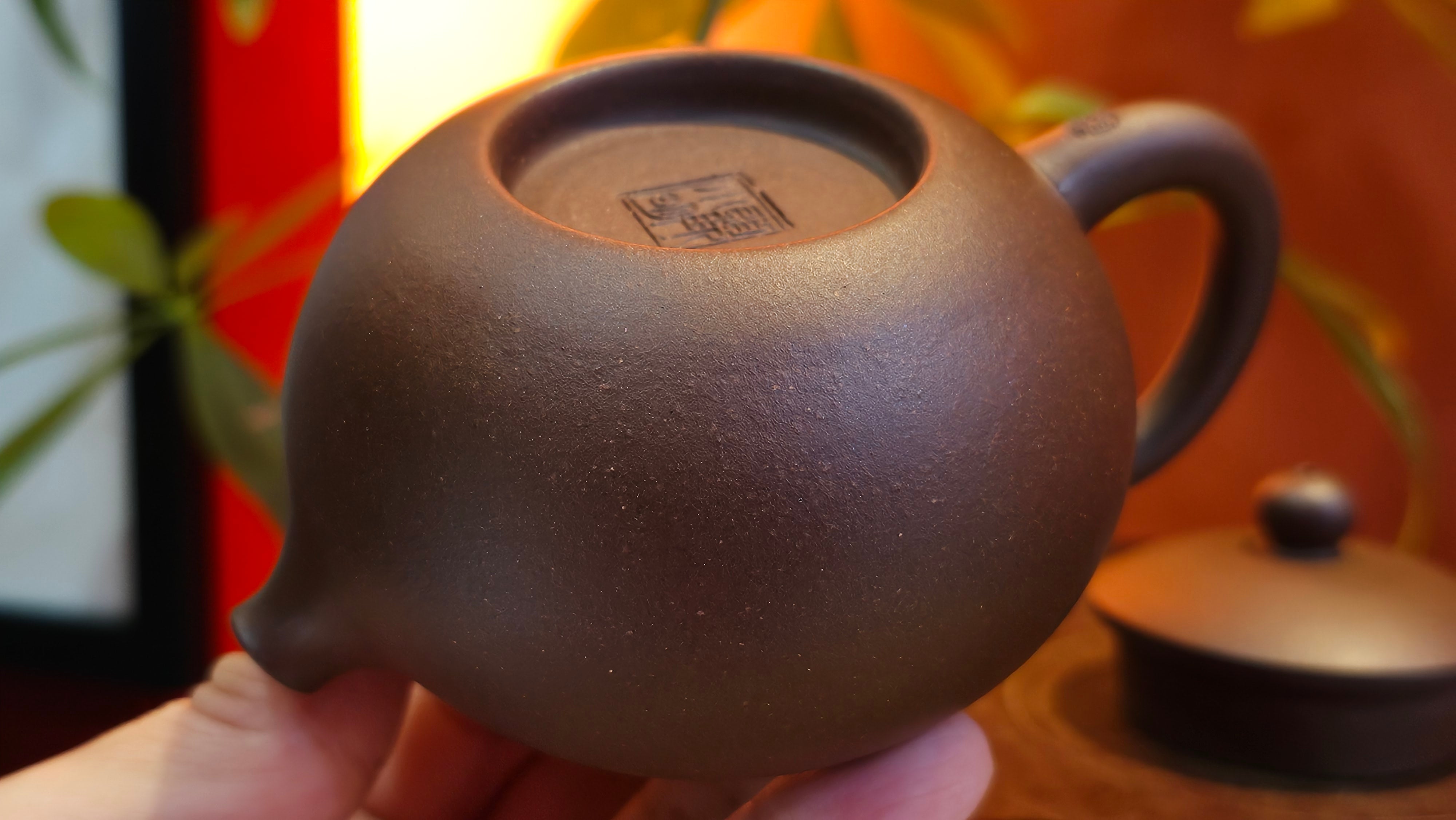 Xi Shi 西施, 156.8ml, Lao Zi Ni 老紫泥, by Craftsman Gu Xiao Ming 顾小明。