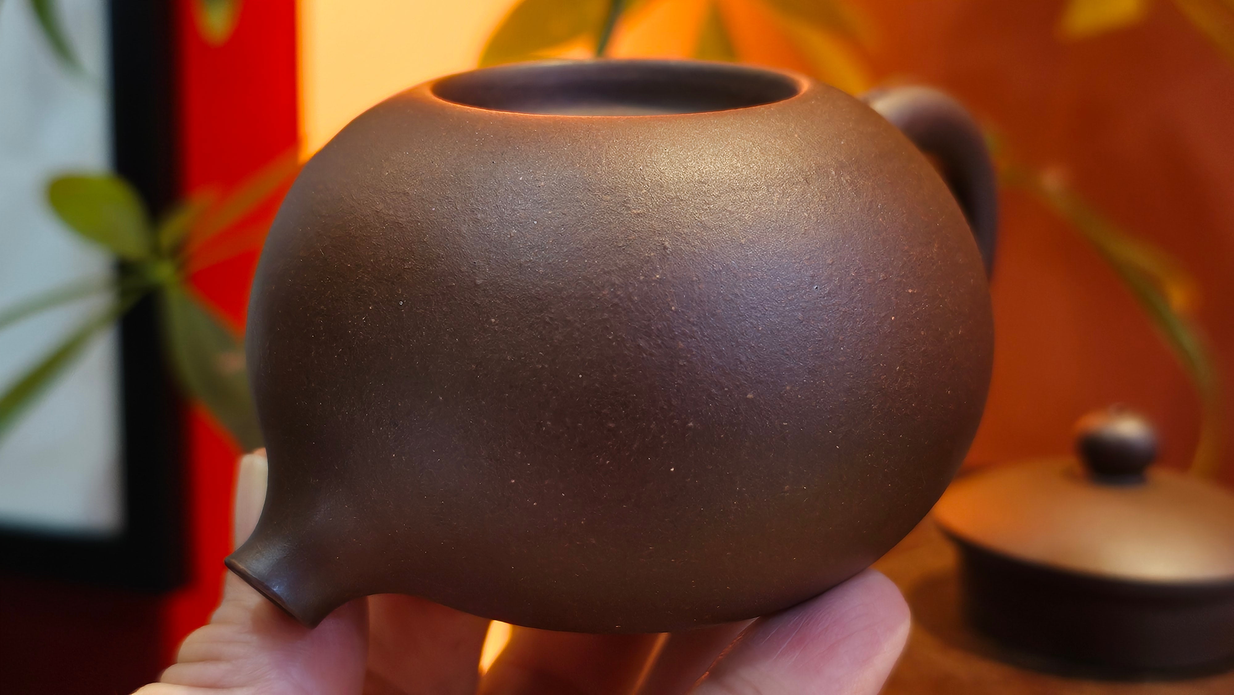 Xi Shi 西施, 156.8ml, Lao Zi Ni 老紫泥, by Craftsman Gu Xiao Ming 顾小明。