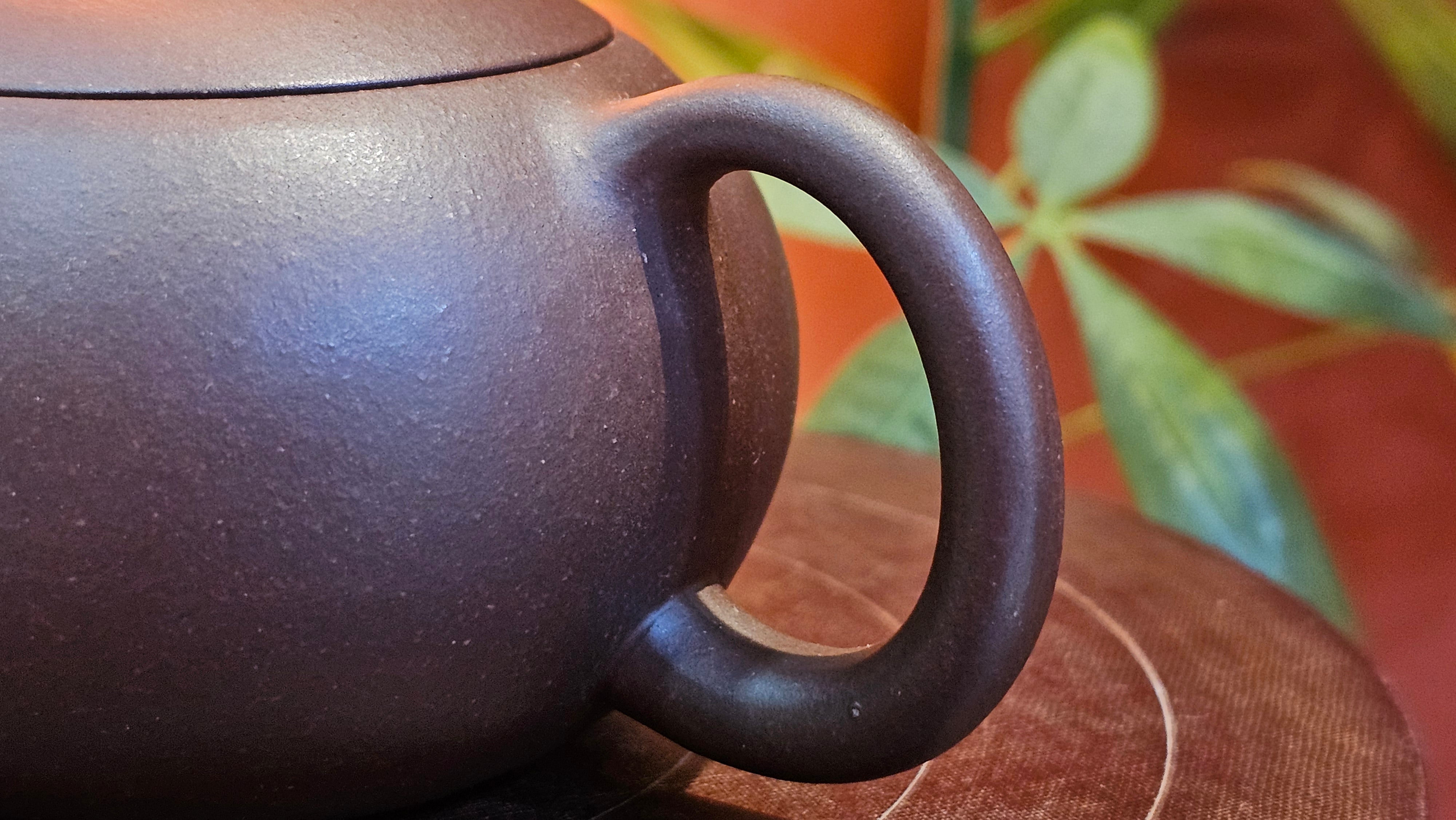 Xi Shi 西施, 156.8ml, Lao Zi Ni 老紫泥, by Craftsman Gu Xiao Ming 顾小明。