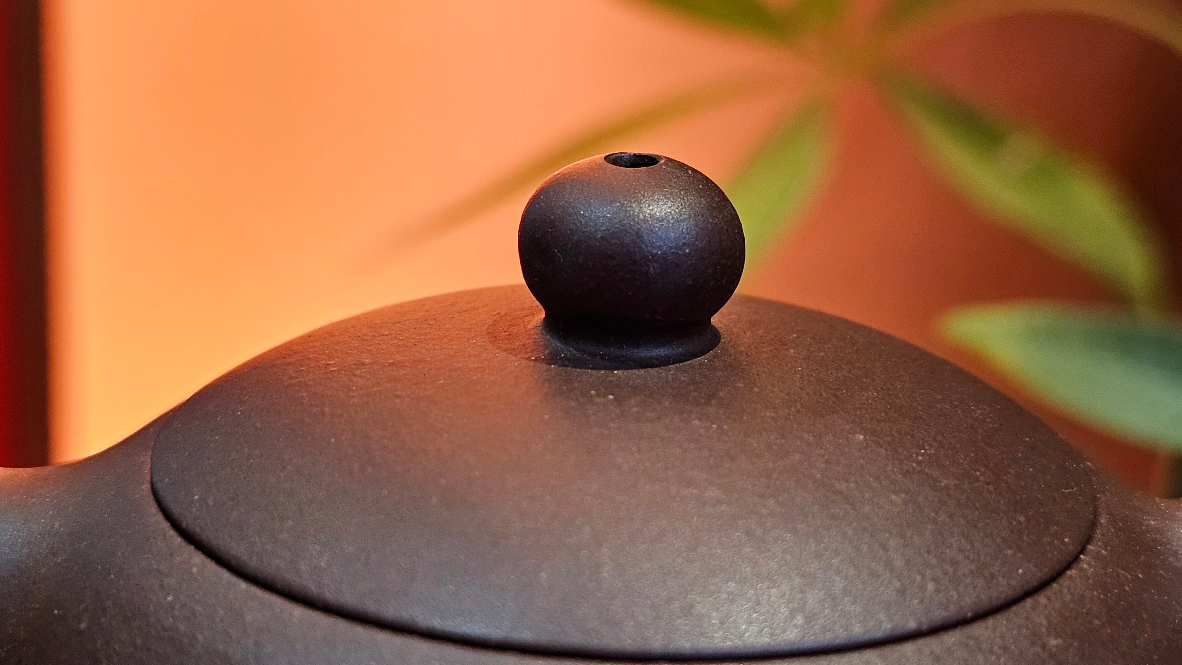 Xi Shi 西施, 156.8ml, Lao Zi Ni 老紫泥, by Craftsman Gu Xiao Ming 顾小明。