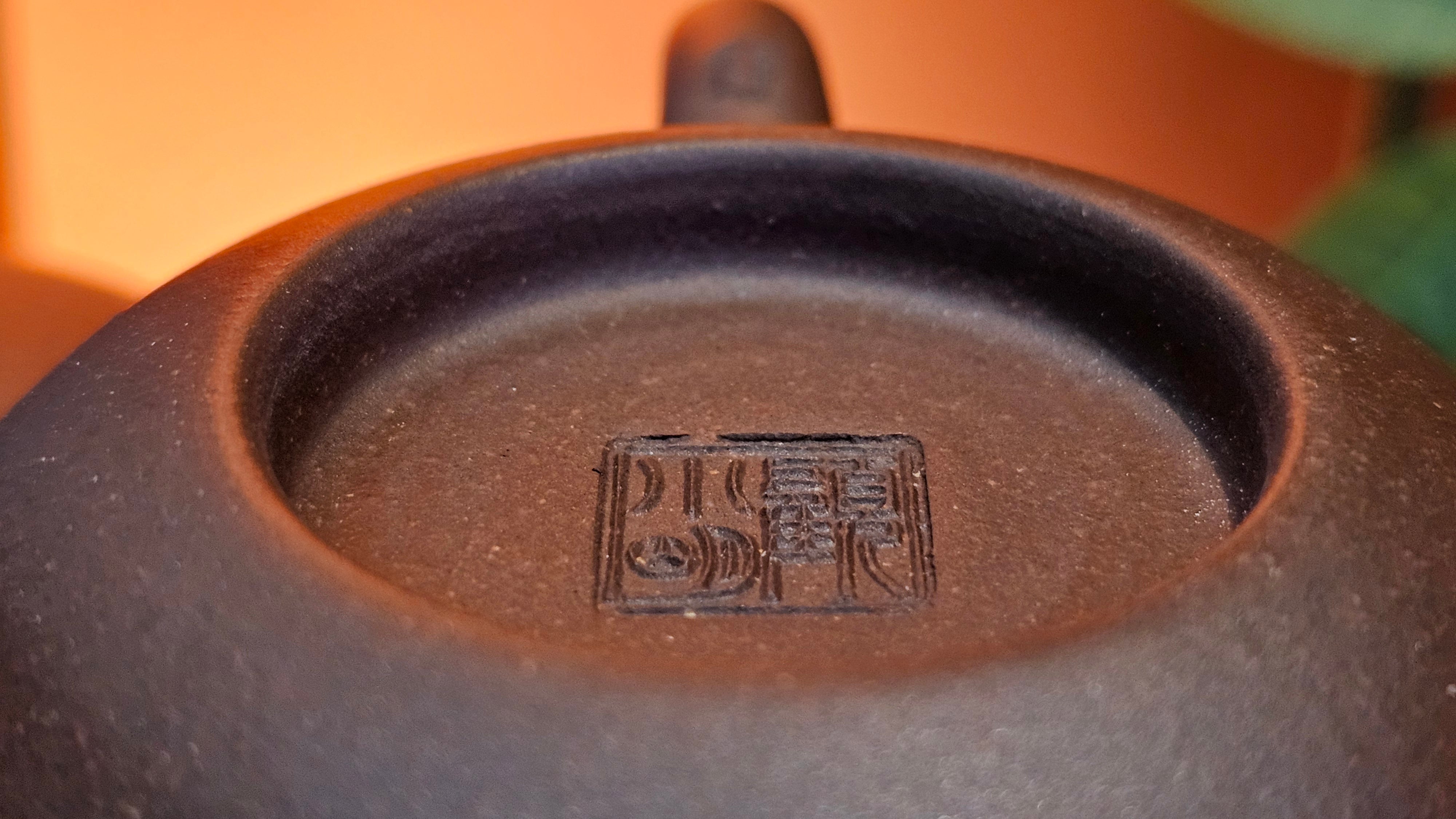 Xi Shi 西施, 156.8ml, Lao Zi Ni 老紫泥, by Craftsman Gu Xiao Ming 顾小明。