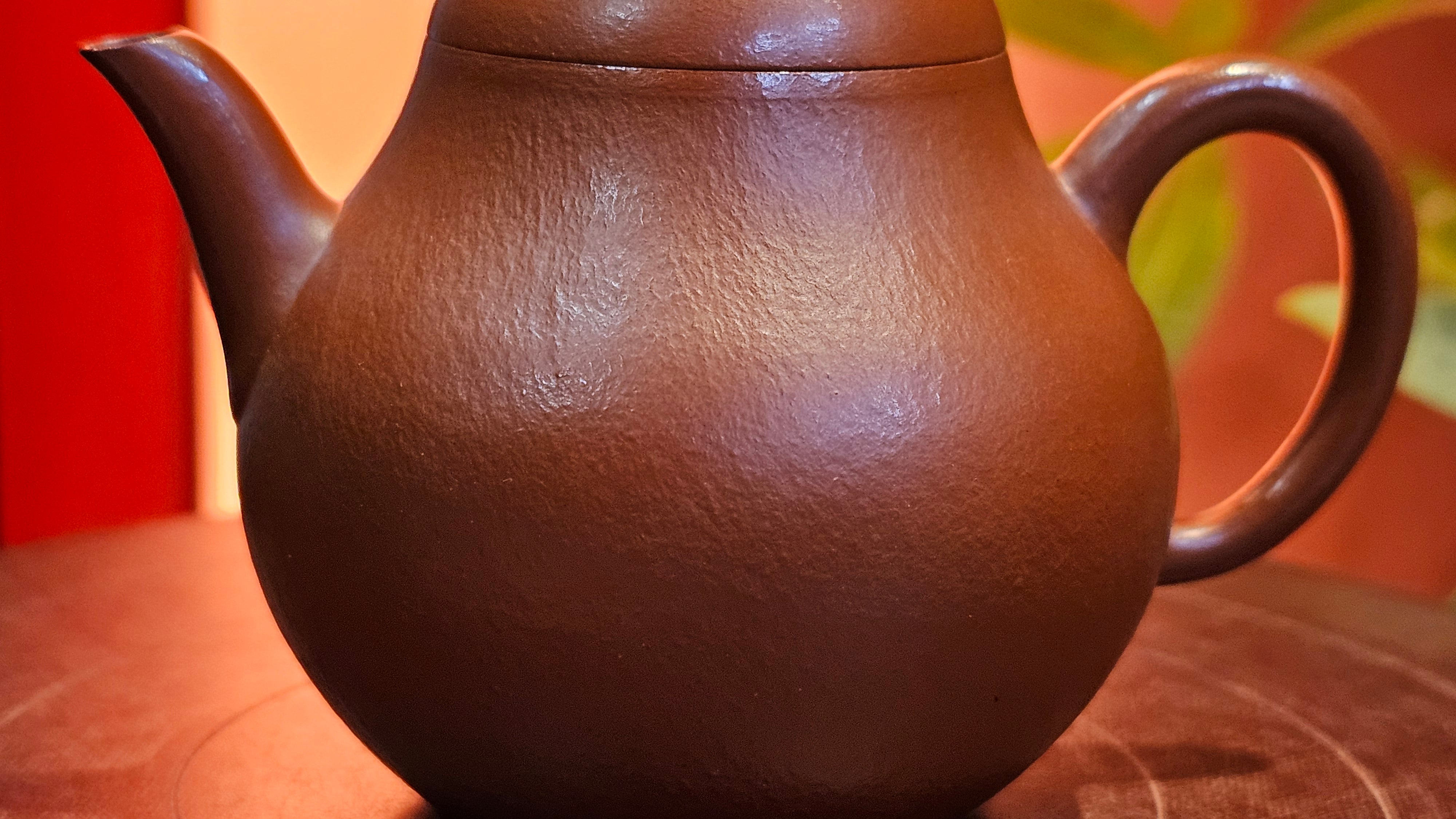 Qiu Shui 秋水 ~ "Autumn Waters" , 126.1ml, Xiao Mei Yao Zhu Ni 小煤窑朱泥,  by our Collaborative Senior Craftsman Wang Hui 王慧。