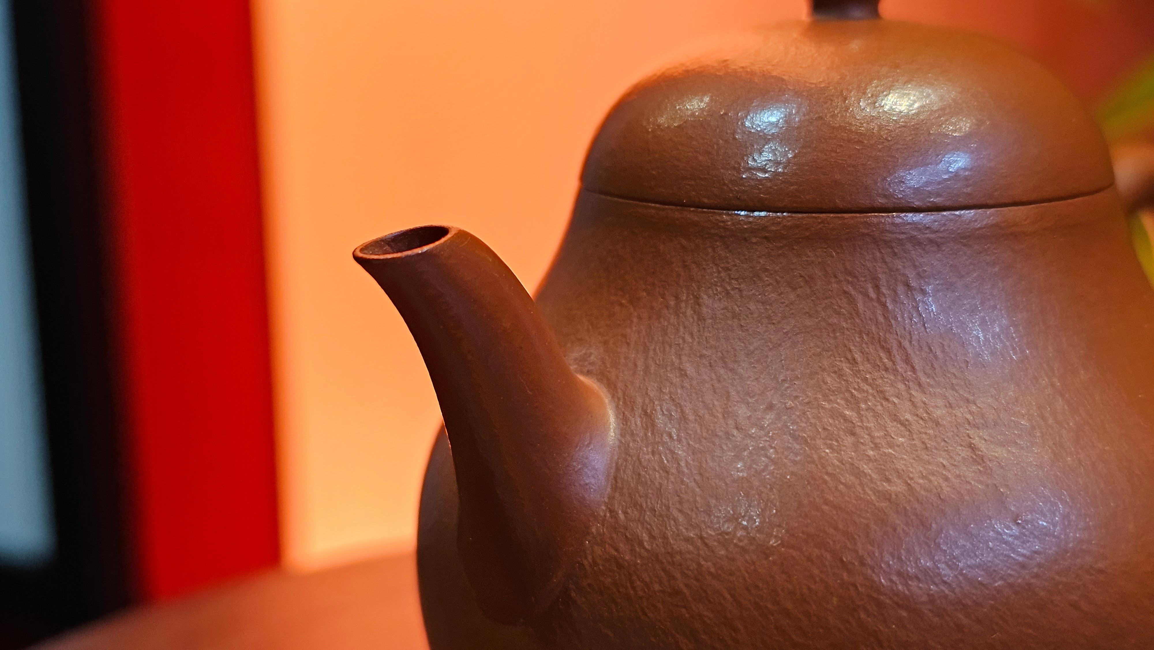 Qiu Shui 秋水 ~ "Autumn Waters" , 126.1ml, Xiao Mei Yao Zhu Ni 小煤窑朱泥,  by our Collaborative Senior Craftsman Wang Hui 王慧。