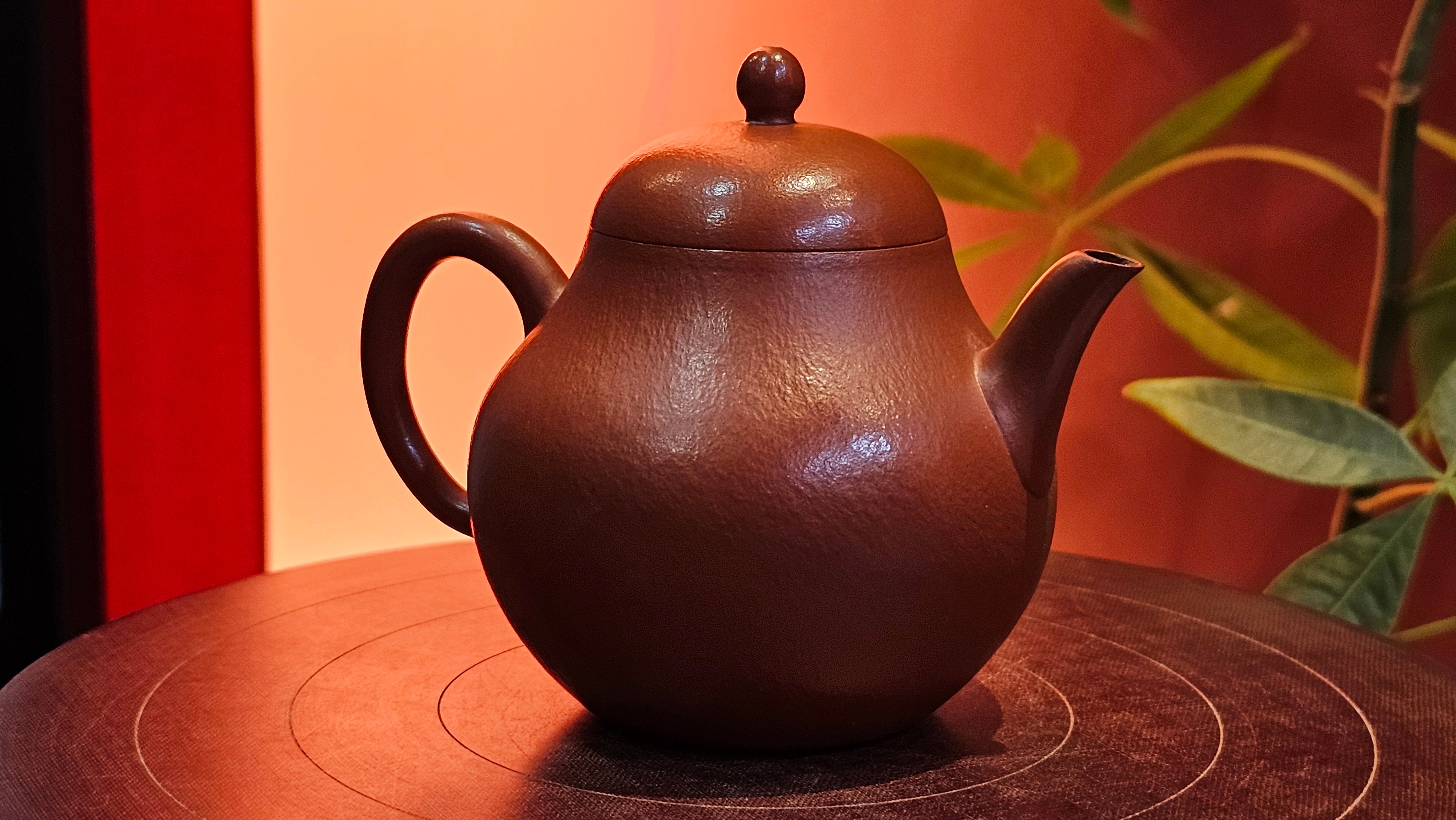 Qiu Shui 秋水 ~ "Autumn Waters" , 126.1ml, Xiao Mei Yao Zhu Ni 小煤窑朱泥,  by our Collaborative Senior Craftsman Wang Hui 王慧。