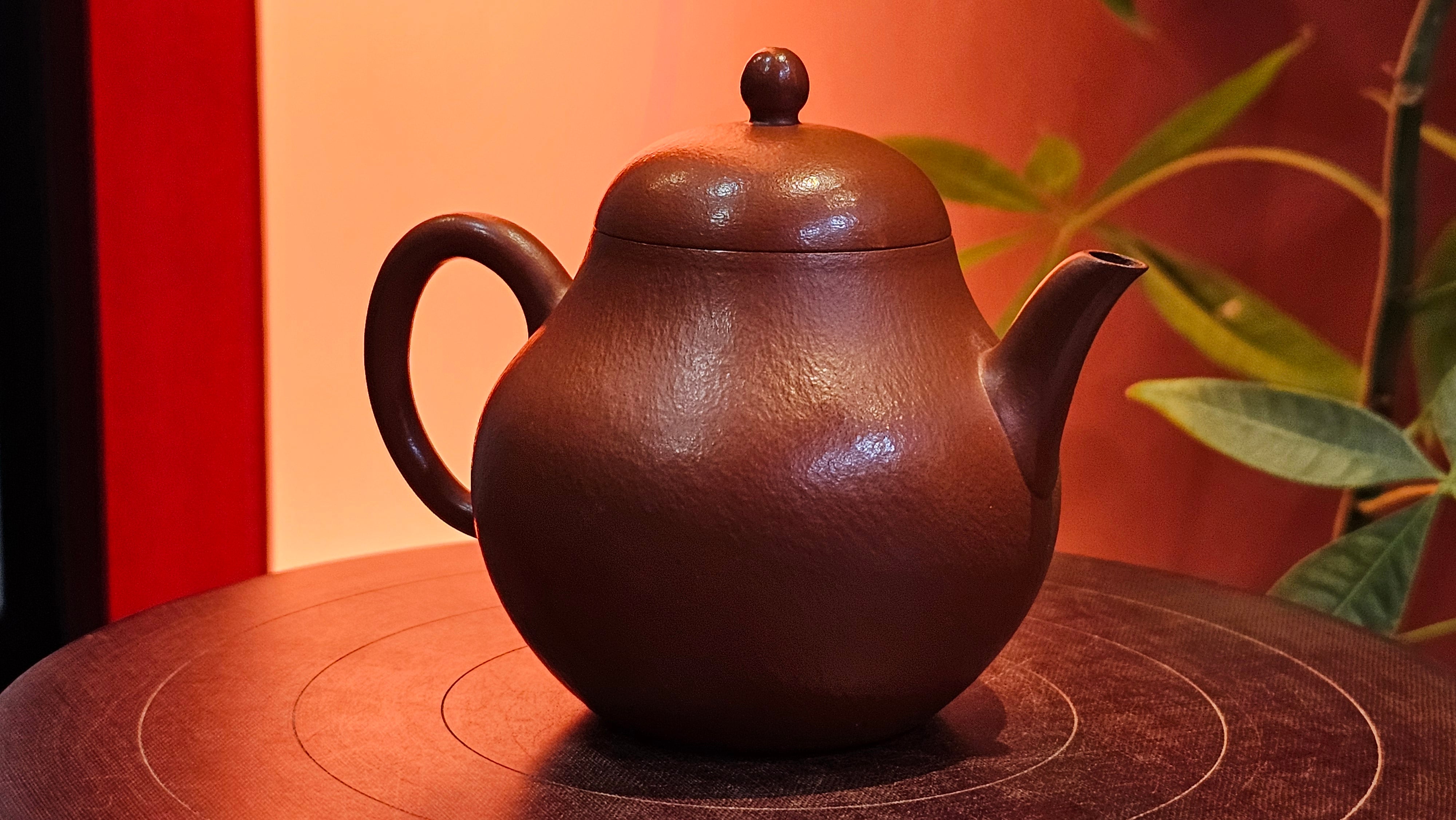 Qiu Shui 秋水 ~ "Autumn Waters" , 126.1ml, Xiao Mei Yao Zhu Ni 小煤窑朱泥,  by our Collaborative Senior Craftsman Wang Hui 王慧。