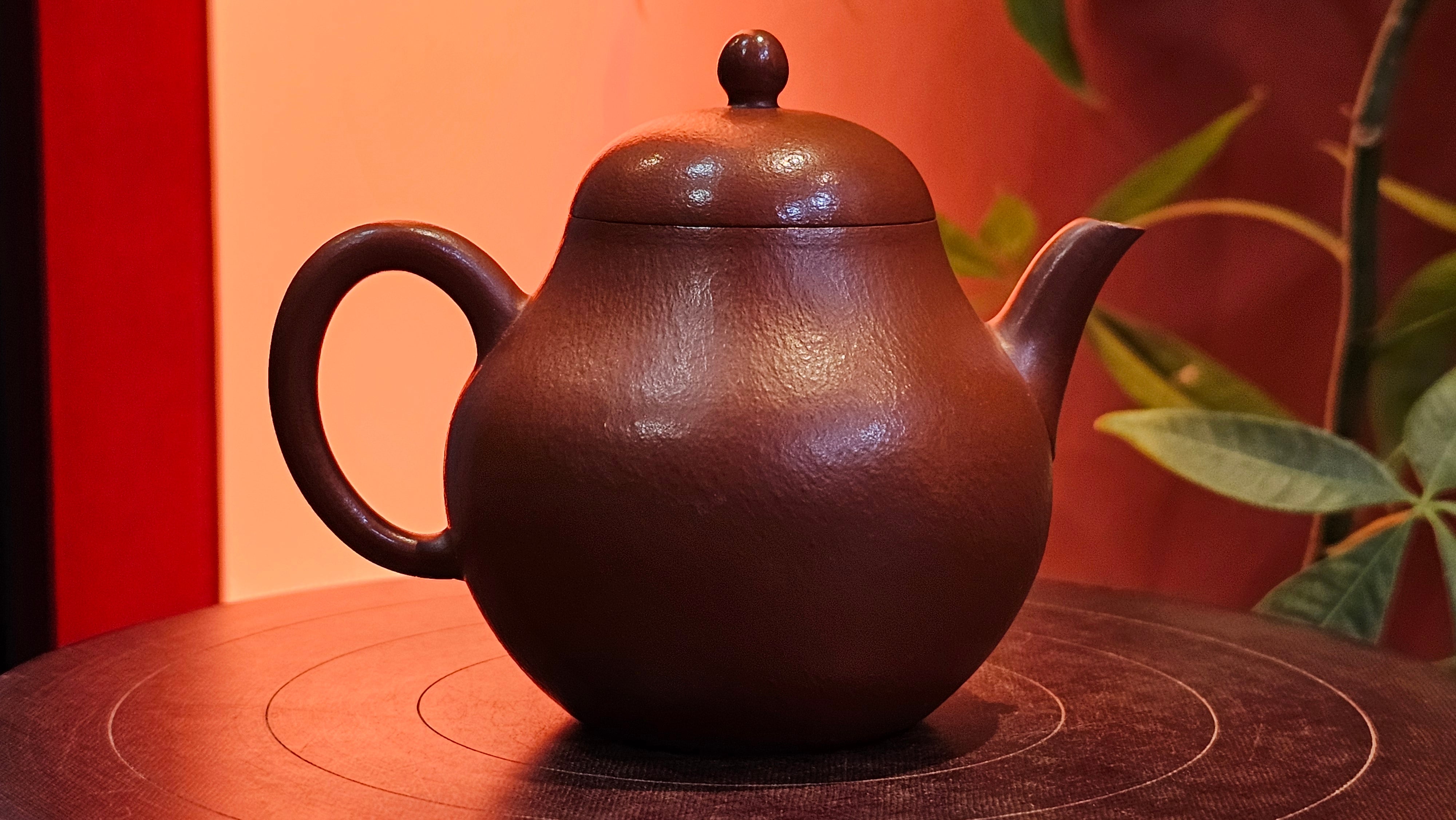 Qiu Shui 秋水 ~ "Autumn Waters" , 126.1ml, Xiao Mei Yao Zhu Ni 小煤窑朱泥,  by our Collaborative Senior Craftsman Wang Hui 王慧。