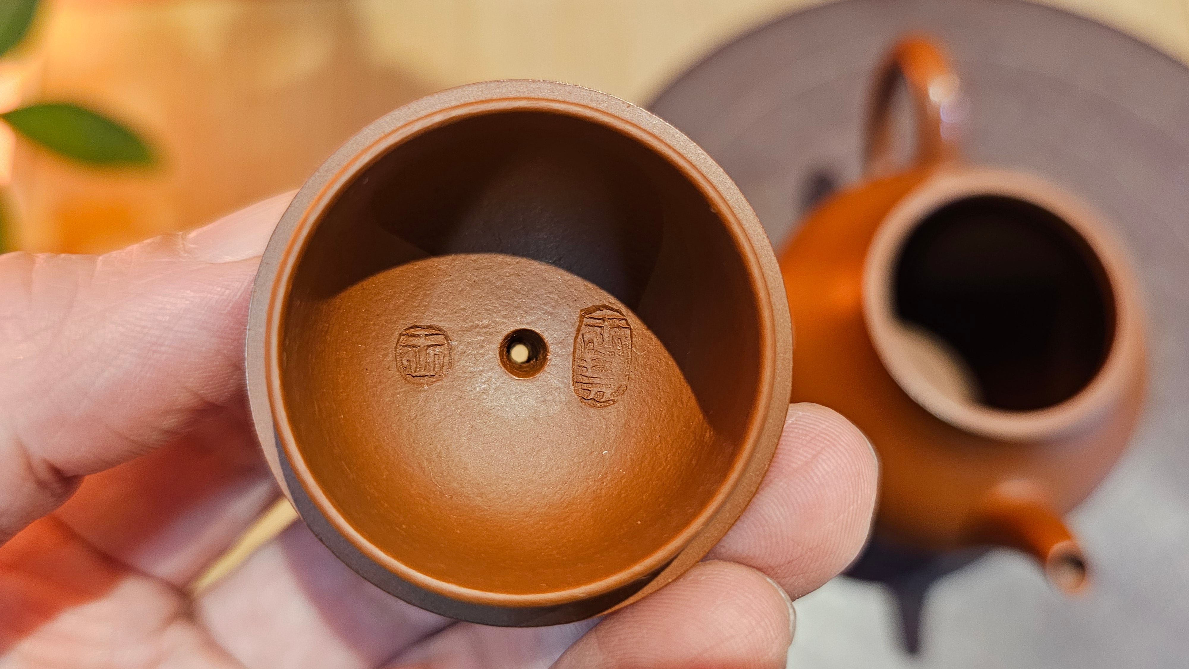 Qiu Shui 秋水 ~ "Autumn Waters" , 126.1ml, Xiao Mei Yao Zhu Ni 小煤窑朱泥,  by our Collaborative Senior Craftsman Wang Hui 王慧。