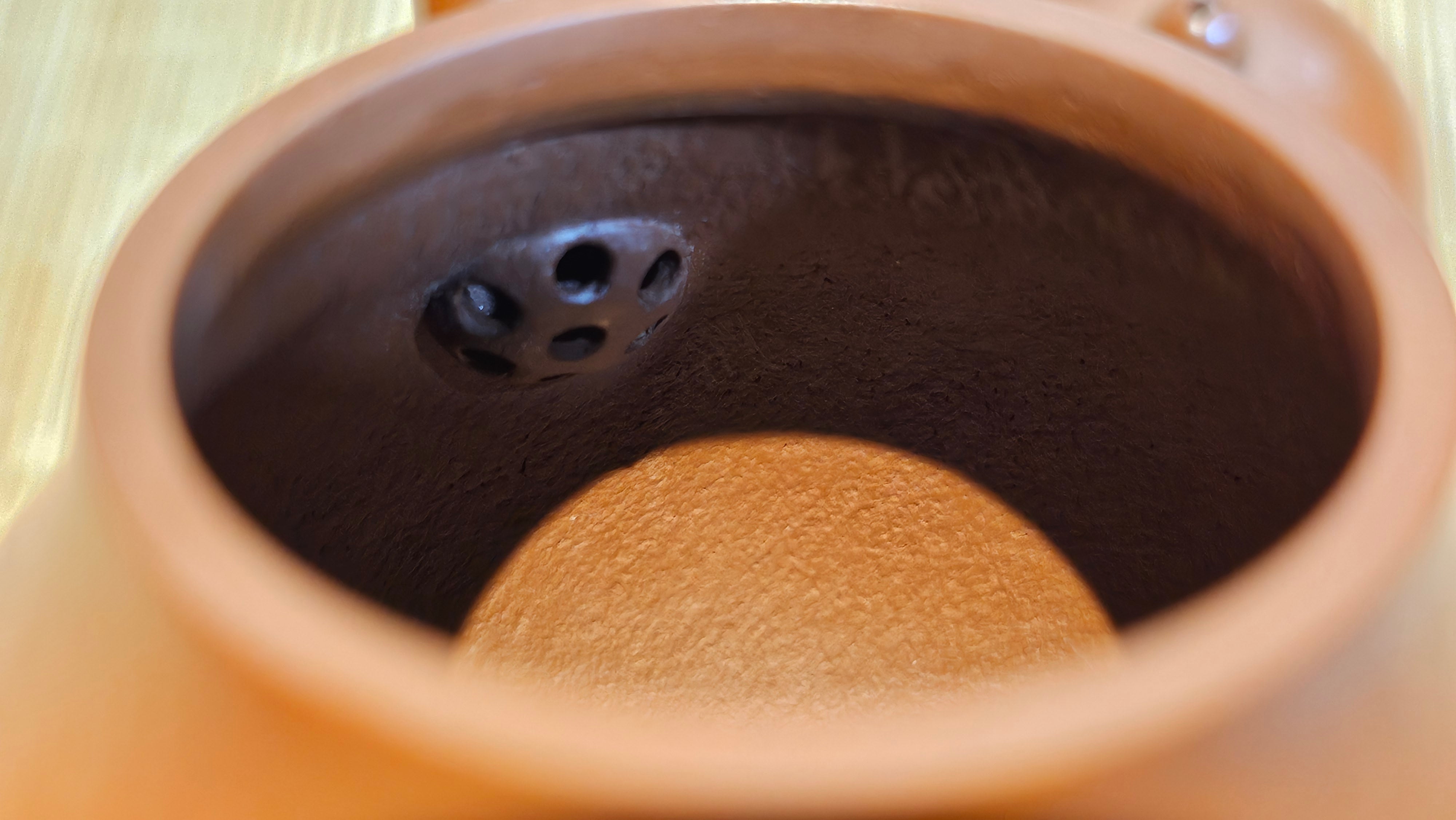 Qiu Shui 秋水 ~ "Autumn Waters" , 126.1ml, Xiao Mei Yao Zhu Ni 小煤窑朱泥,  by our Collaborative Senior Craftsman Wang Hui 王慧。