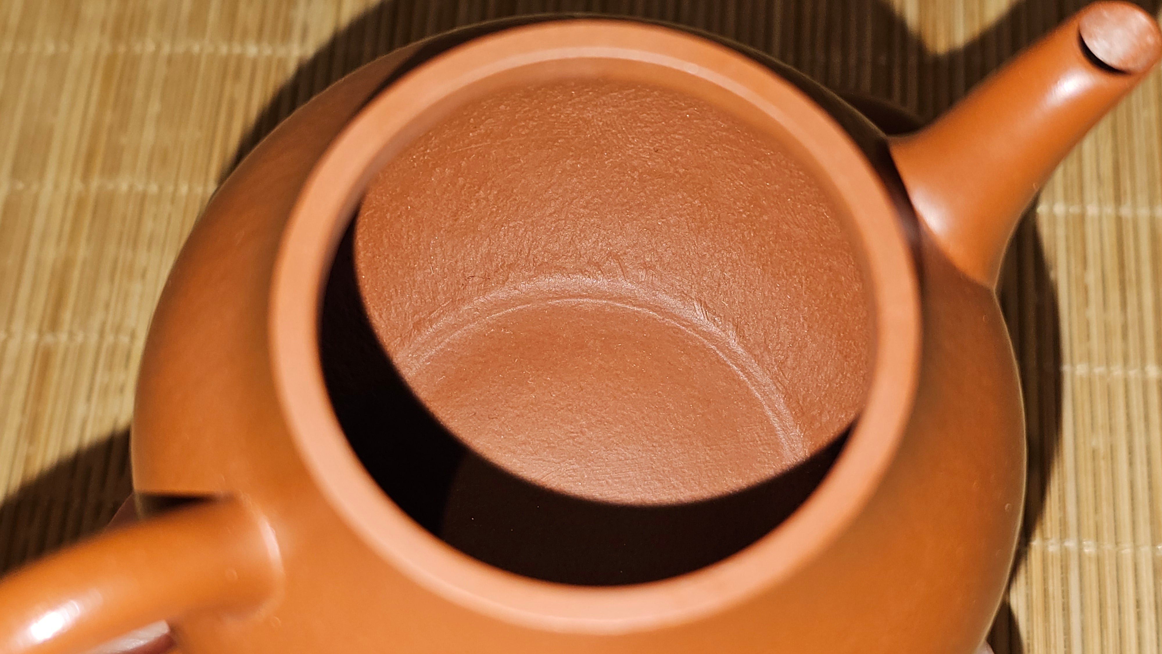 Qiu Shui 秋水 ~ "Autumn Waters" , 126.1ml, Xiao Mei Yao Zhu Ni 小煤窑朱泥,  by our Collaborative Senior Craftsman Wang Hui 王慧。