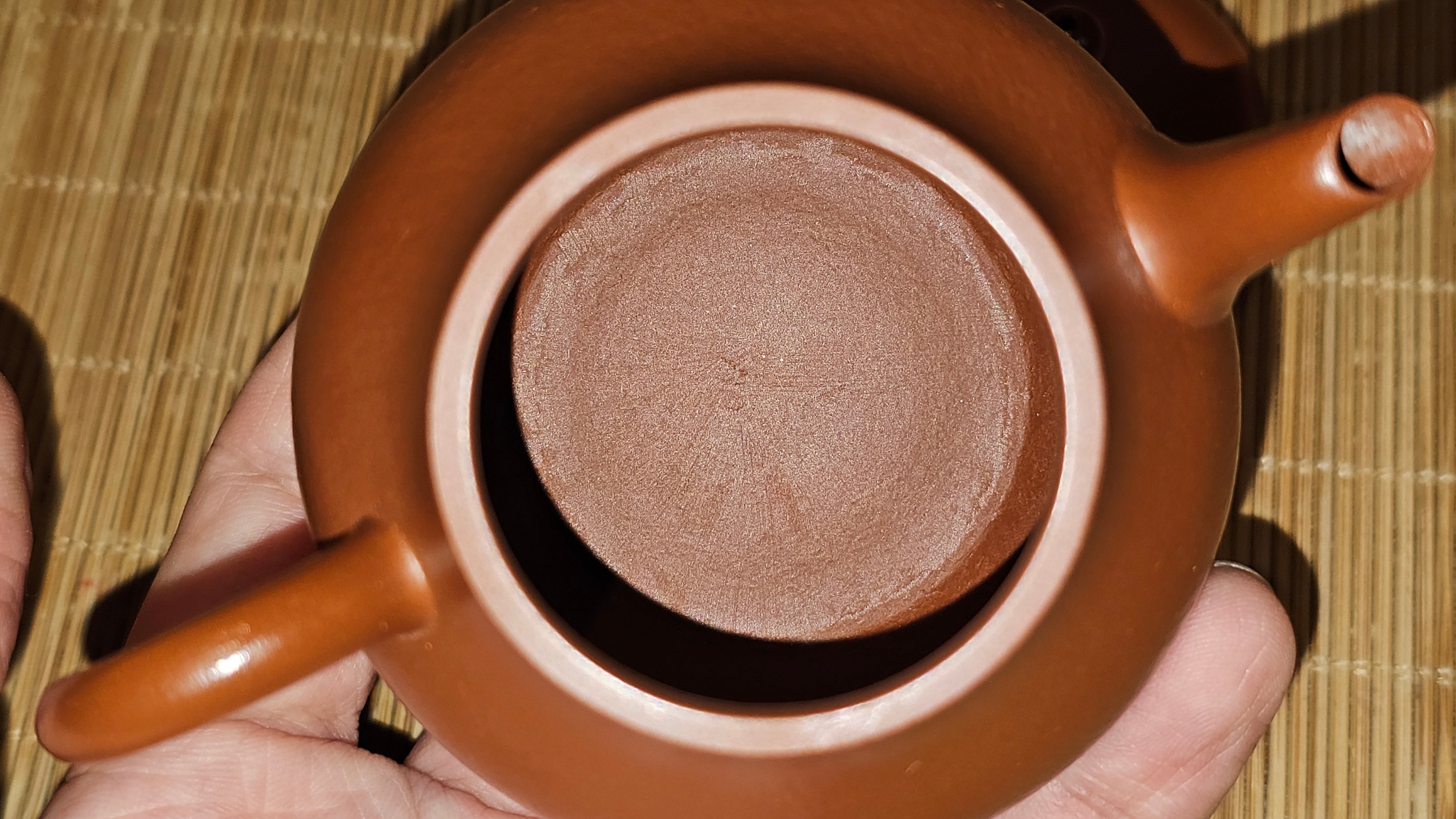 Qiu Shui 秋水 ~ "Autumn Waters" , 126.1ml, Xiao Mei Yao Zhu Ni 小煤窑朱泥,  by our Collaborative Senior Craftsman Wang Hui 王慧。