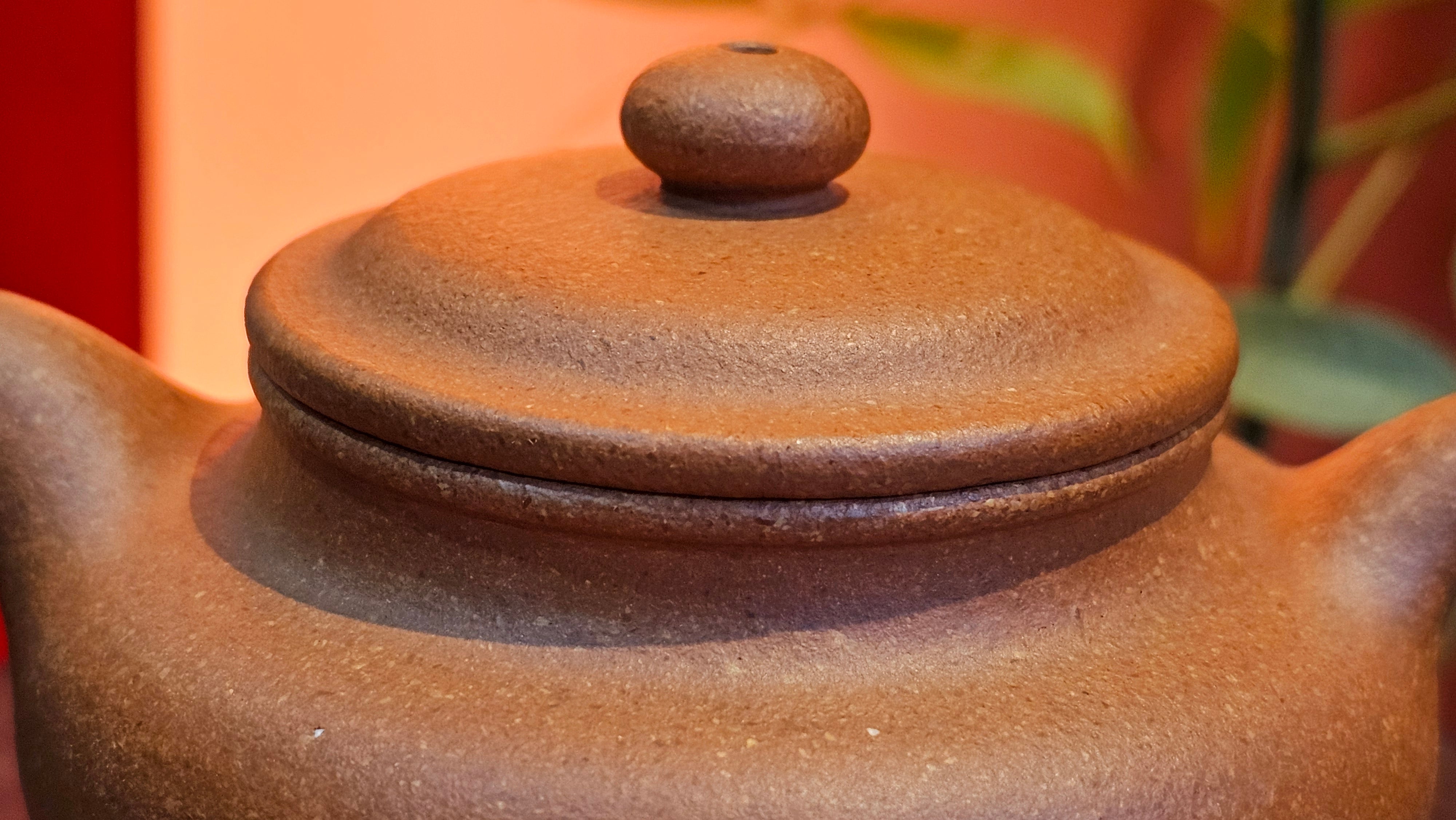 Fang Gu 仿古, 204.5ml, Huang Jiang Po Ni 黄降坡泥, by our Collaborative Craftsman Chen Fa Chu 陈法初 。