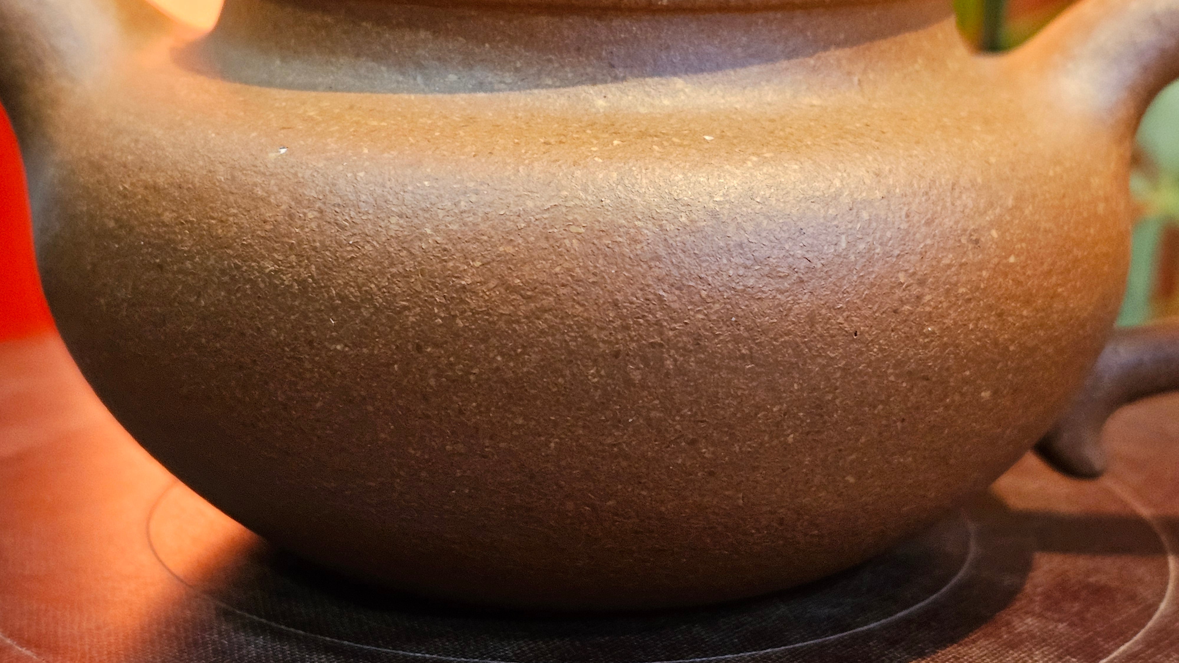 Fang Gu 仿古, 204.5ml, Huang Jiang Po Ni 黄降坡泥, by our Collaborative Craftsman Chen Fa Chu 陈法初 。