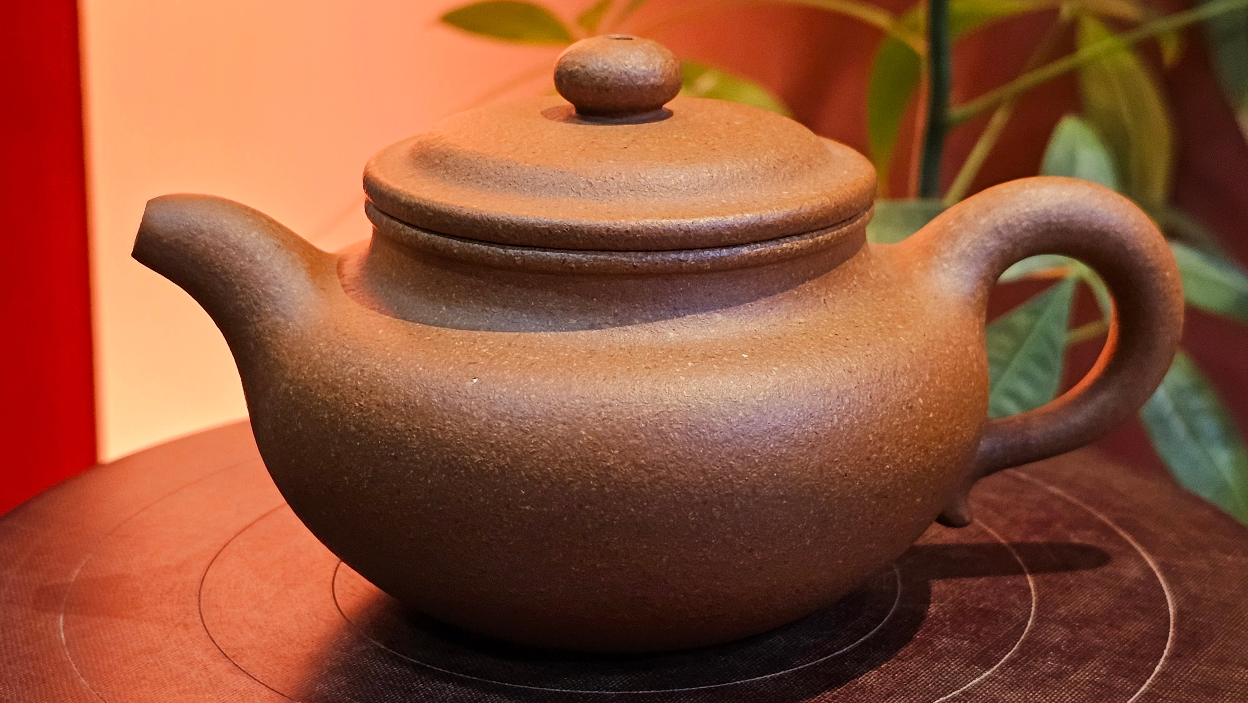 Fang Gu 仿古, 204.5ml, Huang Jiang Po Ni 黄降坡泥, by our Collaborative Craftsman Chen Fa Chu 陈法初 。